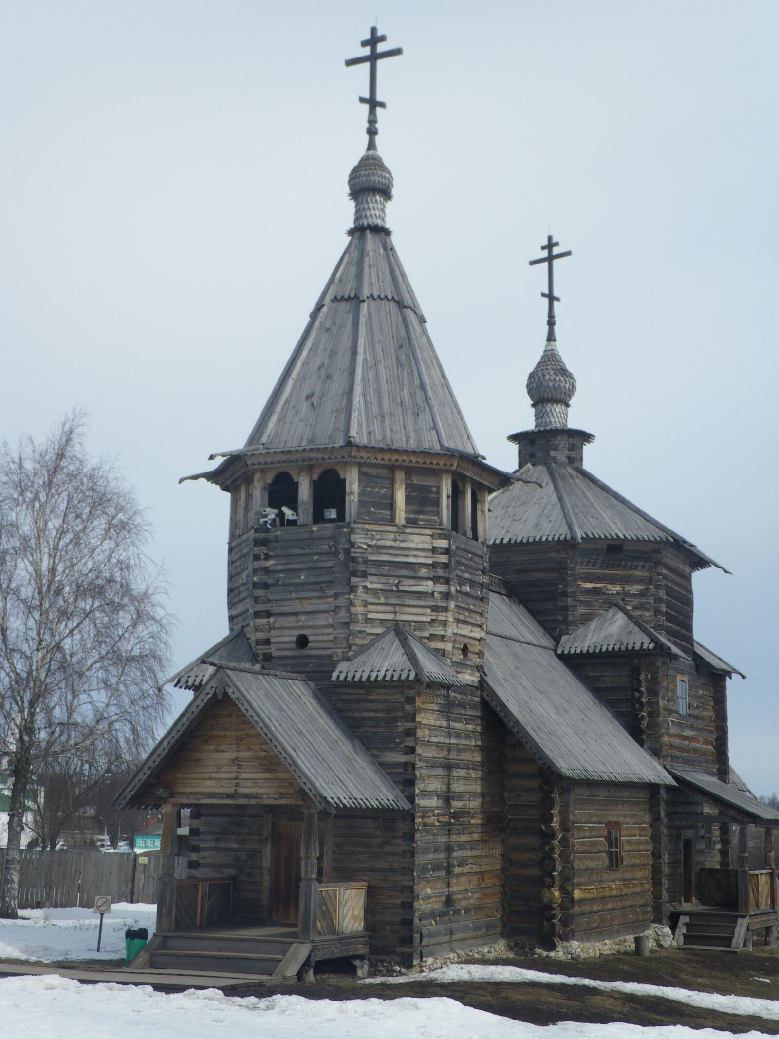 Pentax Optio W60 sample photo. Suzdal, wooden house, old photography