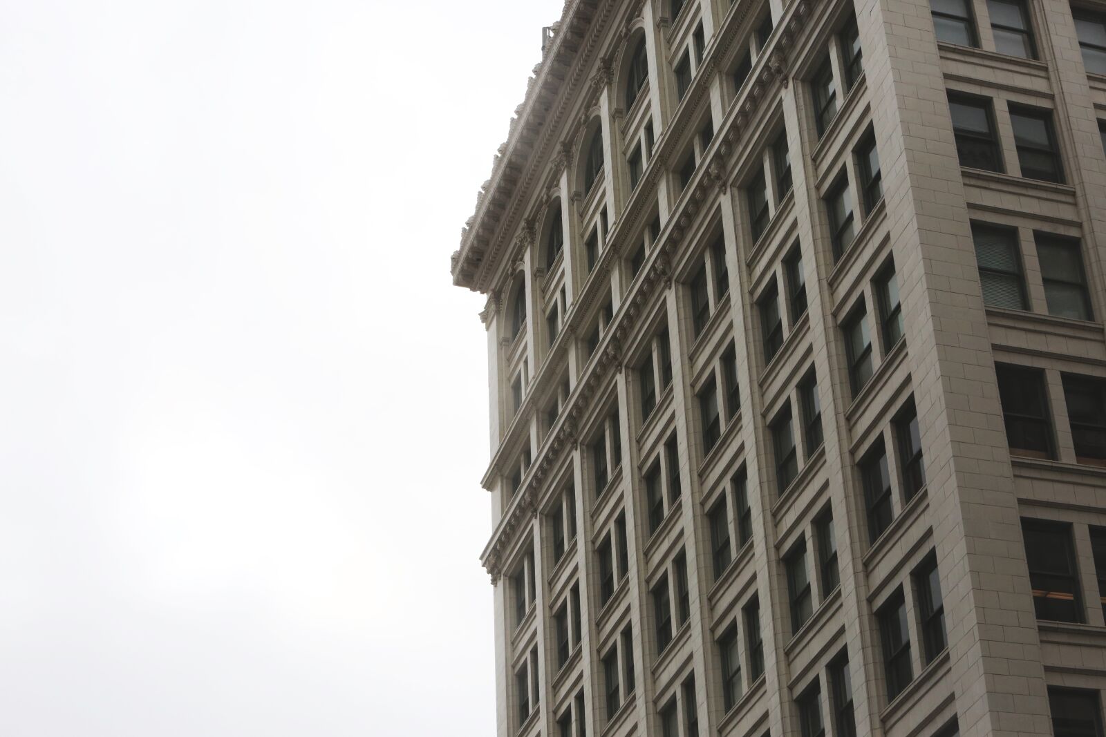 Canon EF 70-200mm F2.8L IS USM sample photo. Building, architecture, windows photography