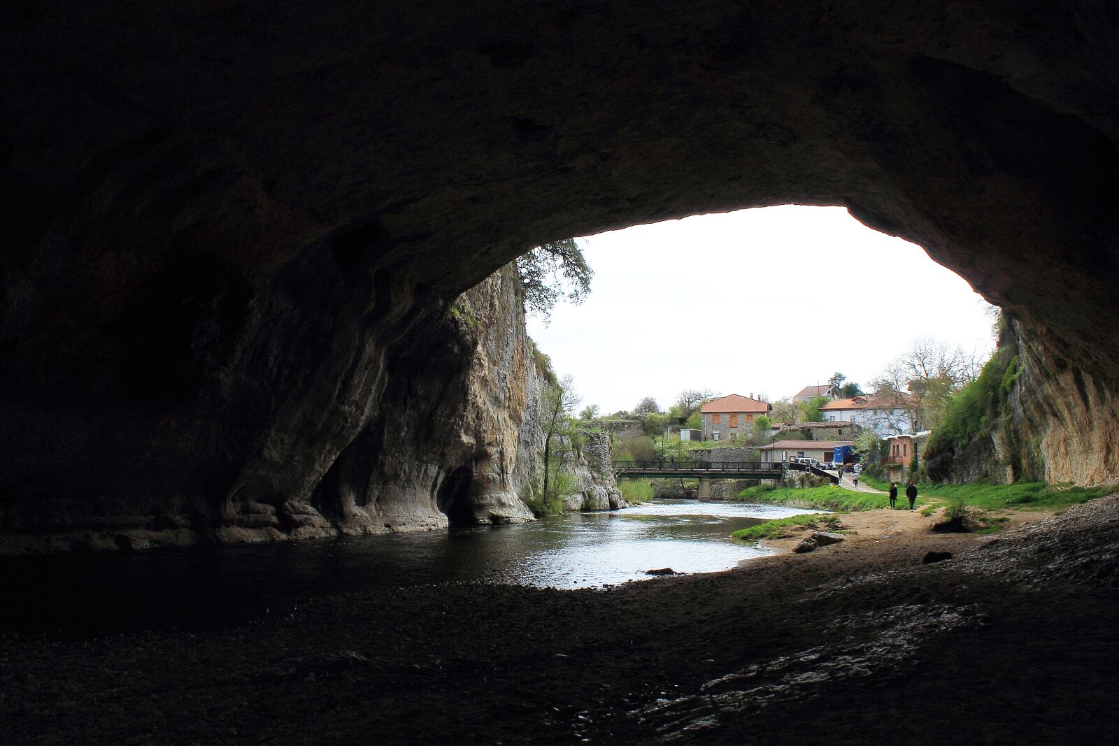 Canon EOS 1100D (EOS Rebel T3 / EOS Kiss X50) sample photo. Cave, river, water photography