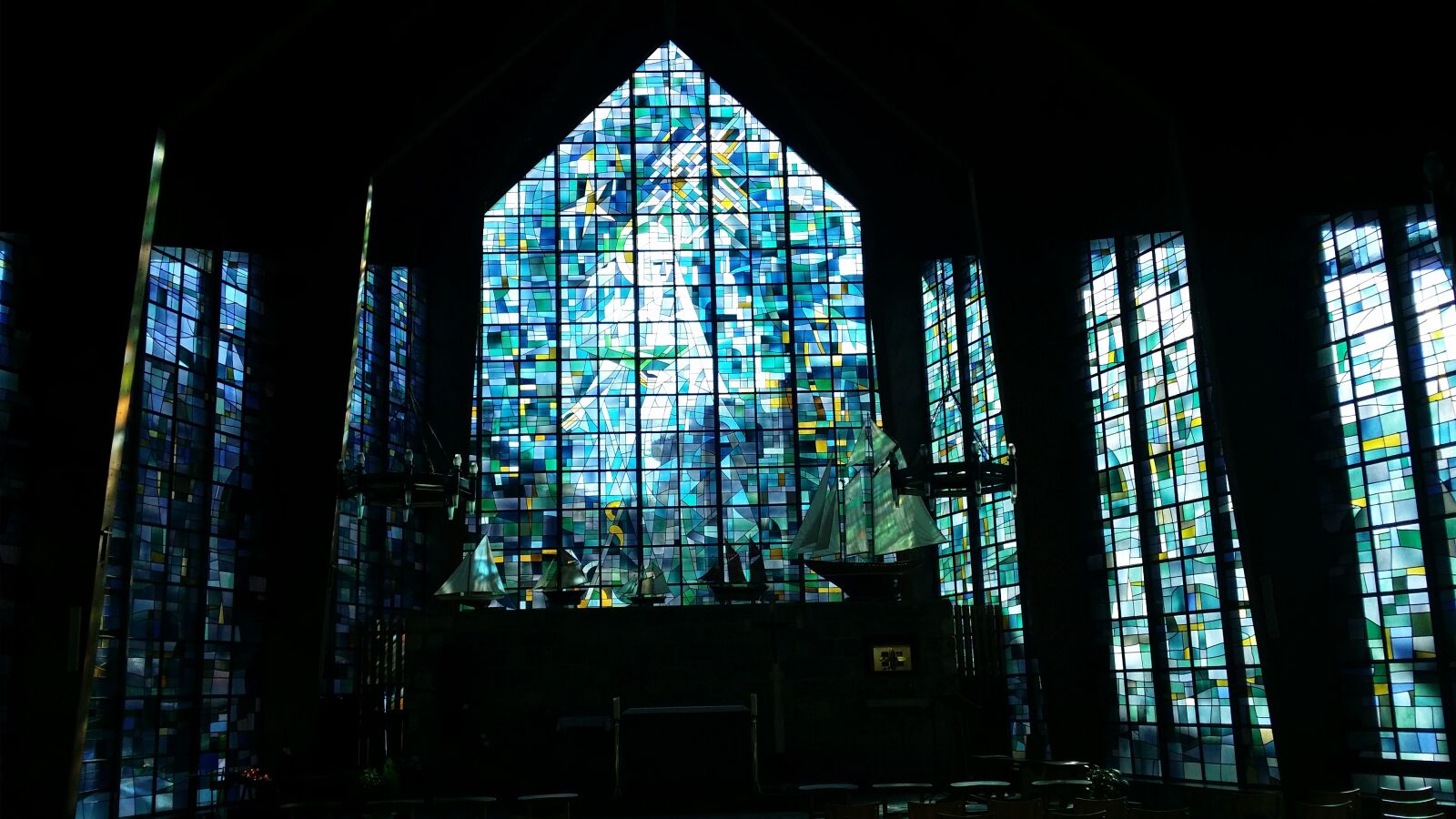 Samsung Galaxy S4 sample photo. Church, normandy, stained glass photography