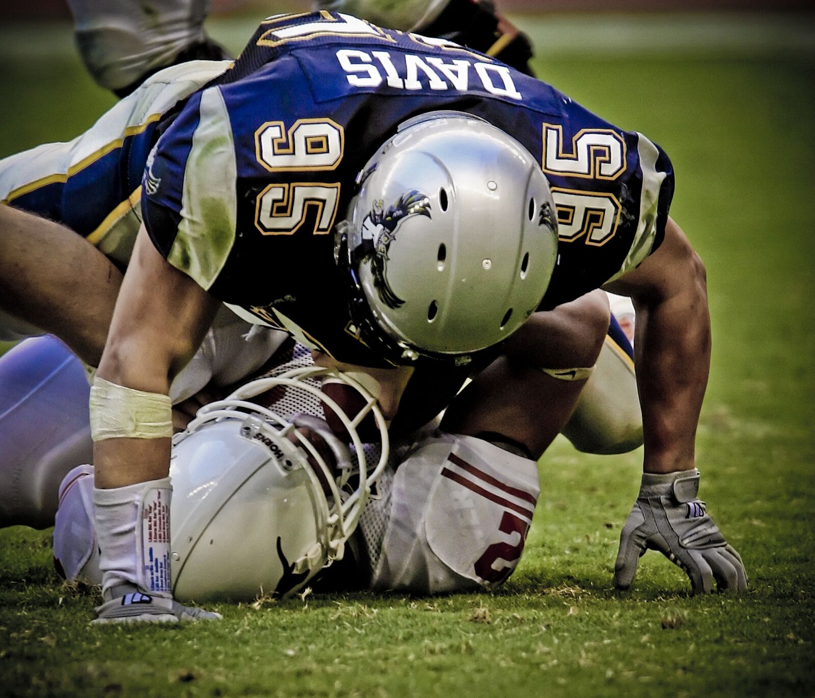 Canon EOS 20D sample photo. Football, player, tackle photography