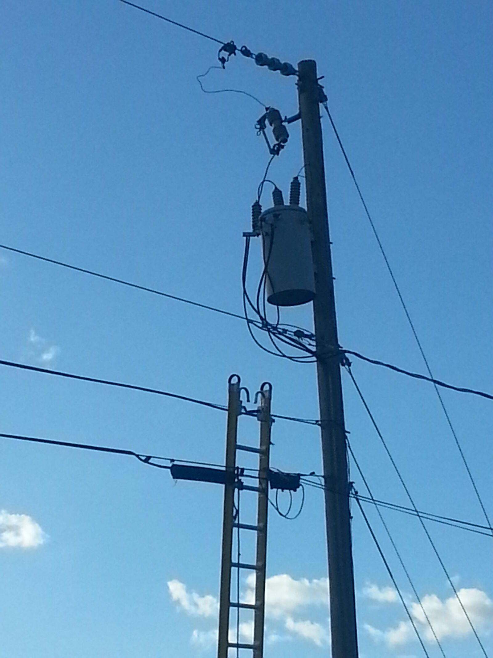 Samsung Galaxy S3 sample photo. Extension, ladder, by, transformer photography