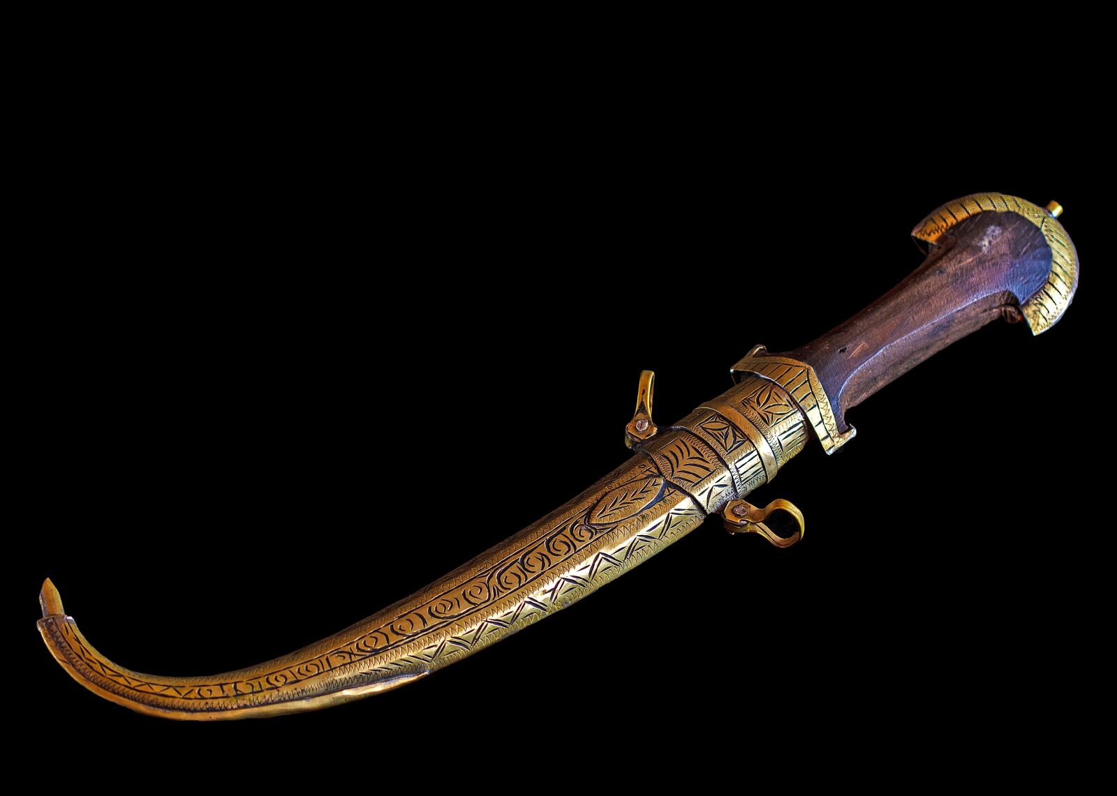 Canon EF 100mm F2.8L Macro IS USM sample photo. Dagger, jambiya, knife photography