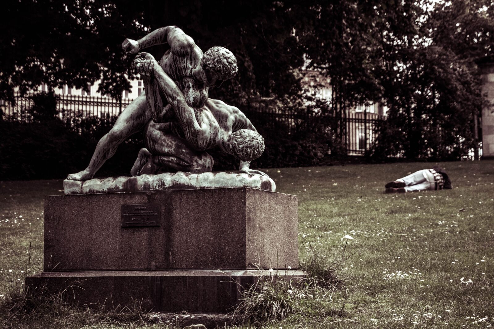 Canon EOS 80D sample photo. Art, statue, park photography