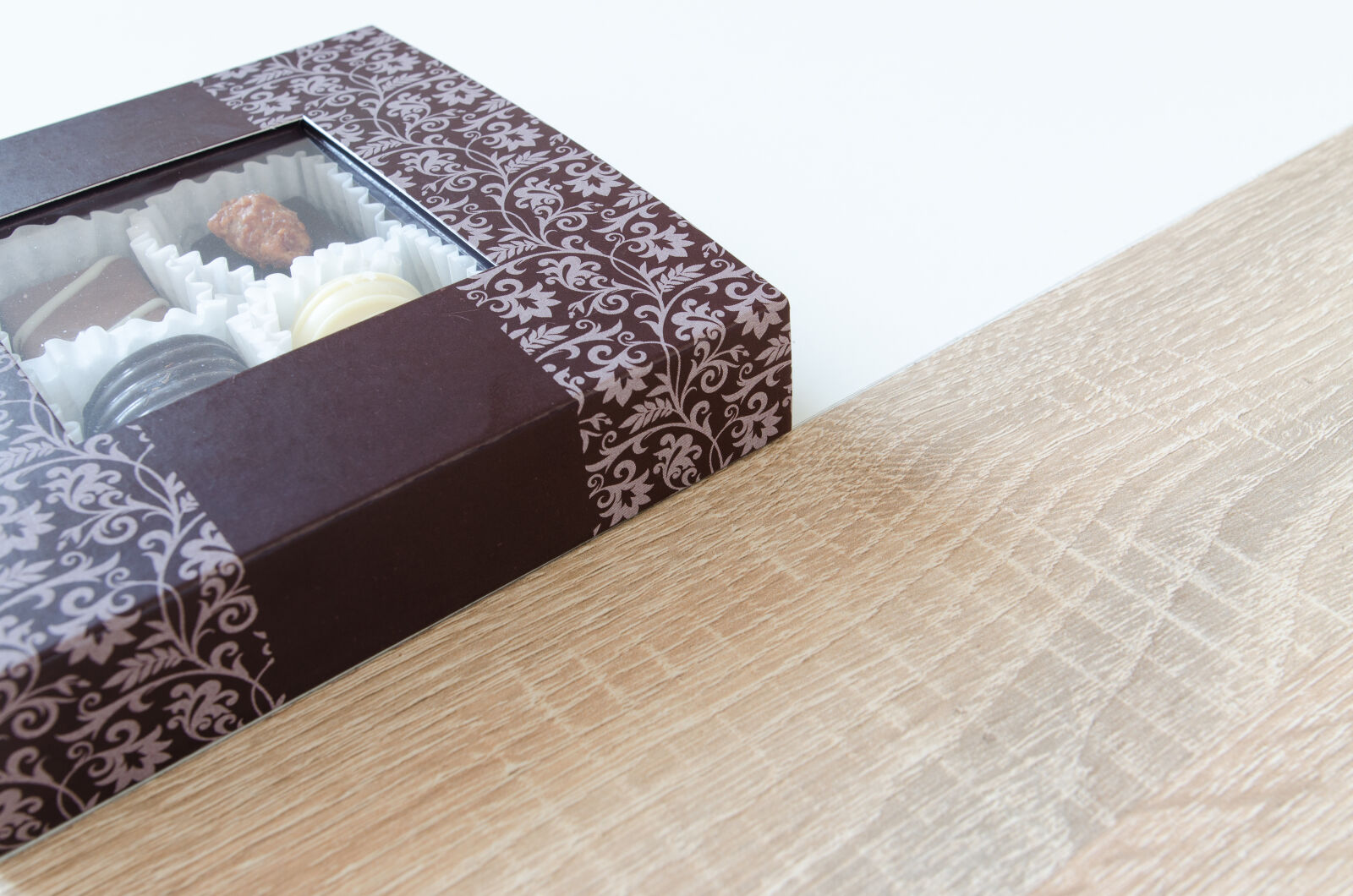 Nikon D5100 sample photo. Assortment, background, bonbon, box photography