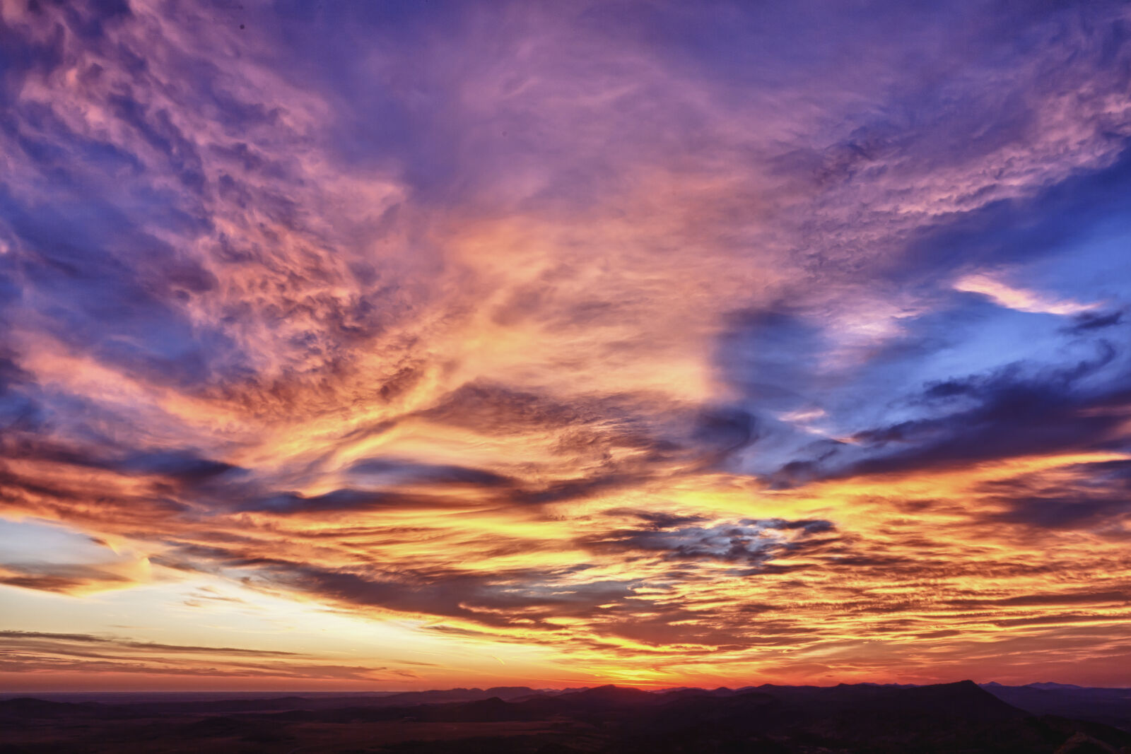 Canon EOS 5D Mark II sample photo. Cloudscape, sunset, watercolor photography