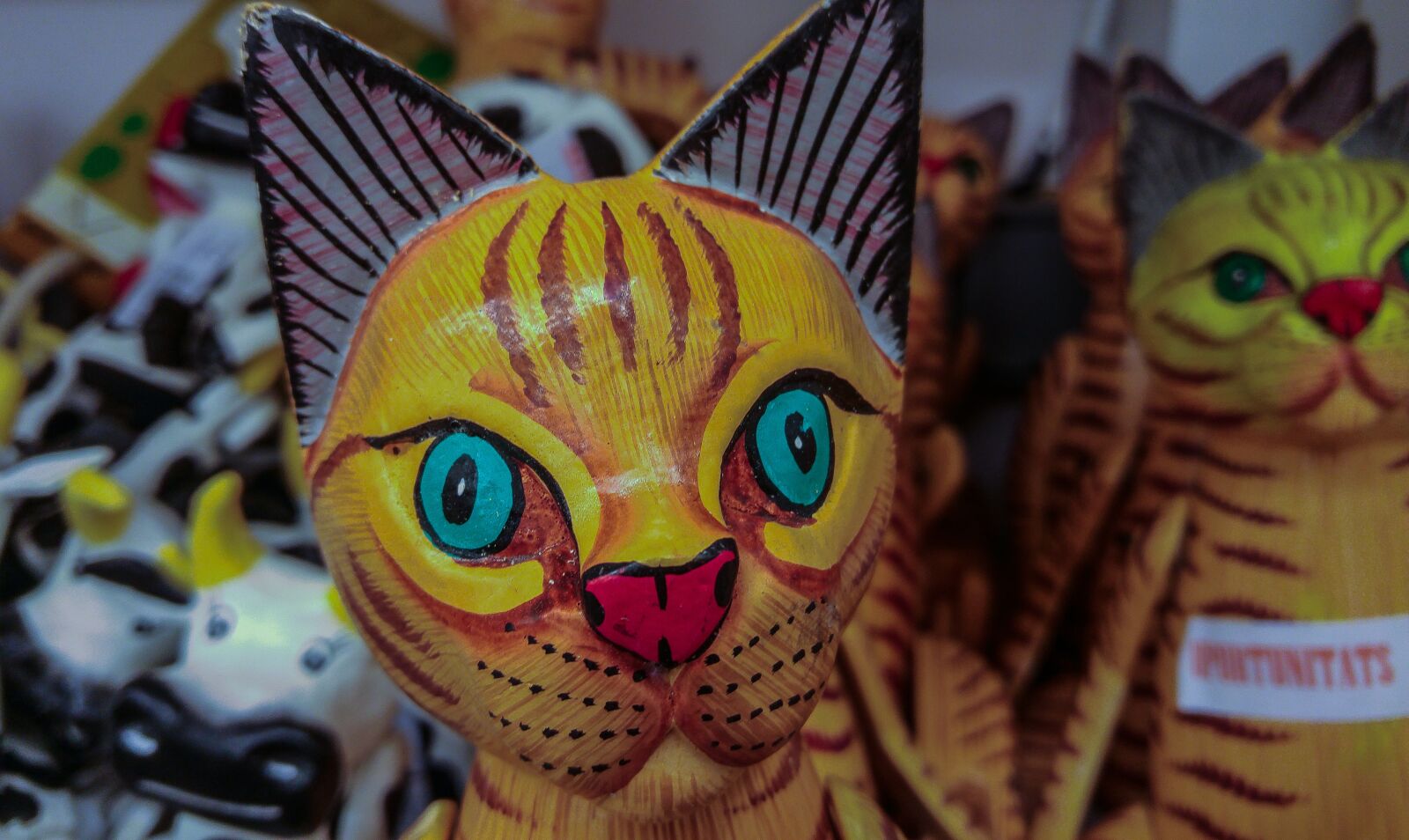LG G4 sample photo. Cat, toy, figurine photography