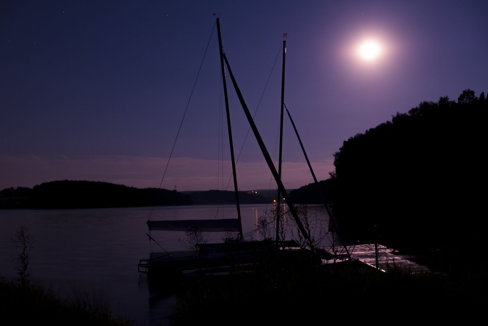 Fujifilm XF 18-55mm F2.8-4 R LM OIS sample photo. Night, dark, darkness photography