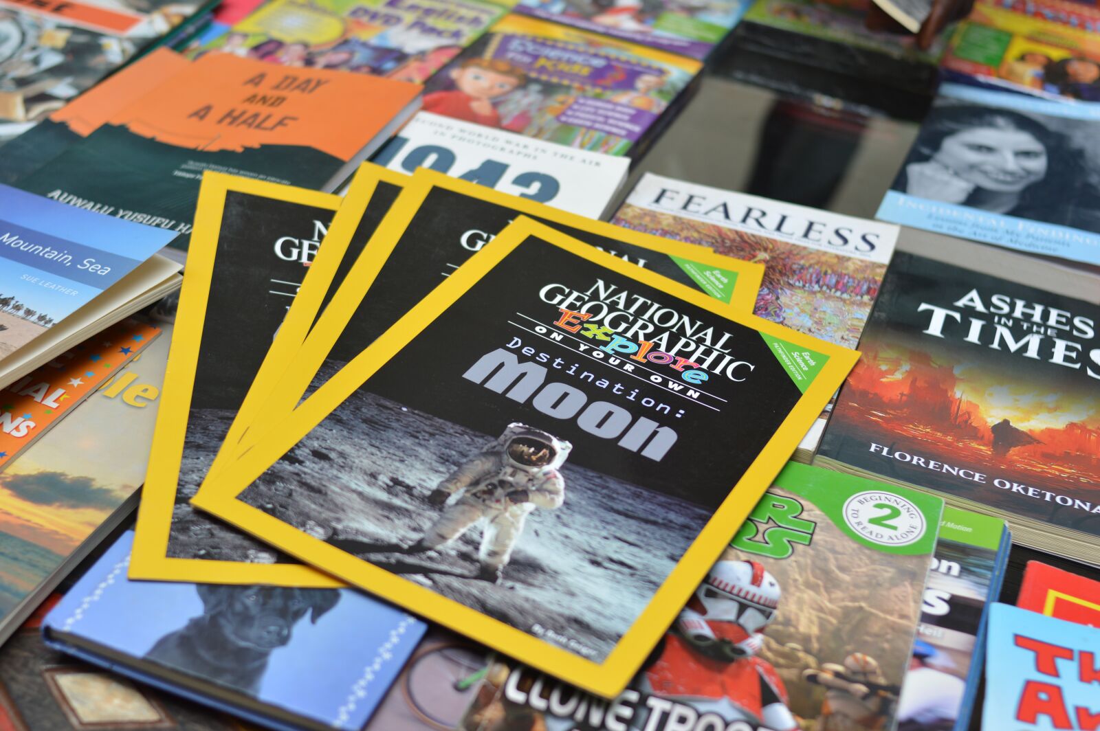 Nikon D3200 sample photo. Books, children, national geographic photography