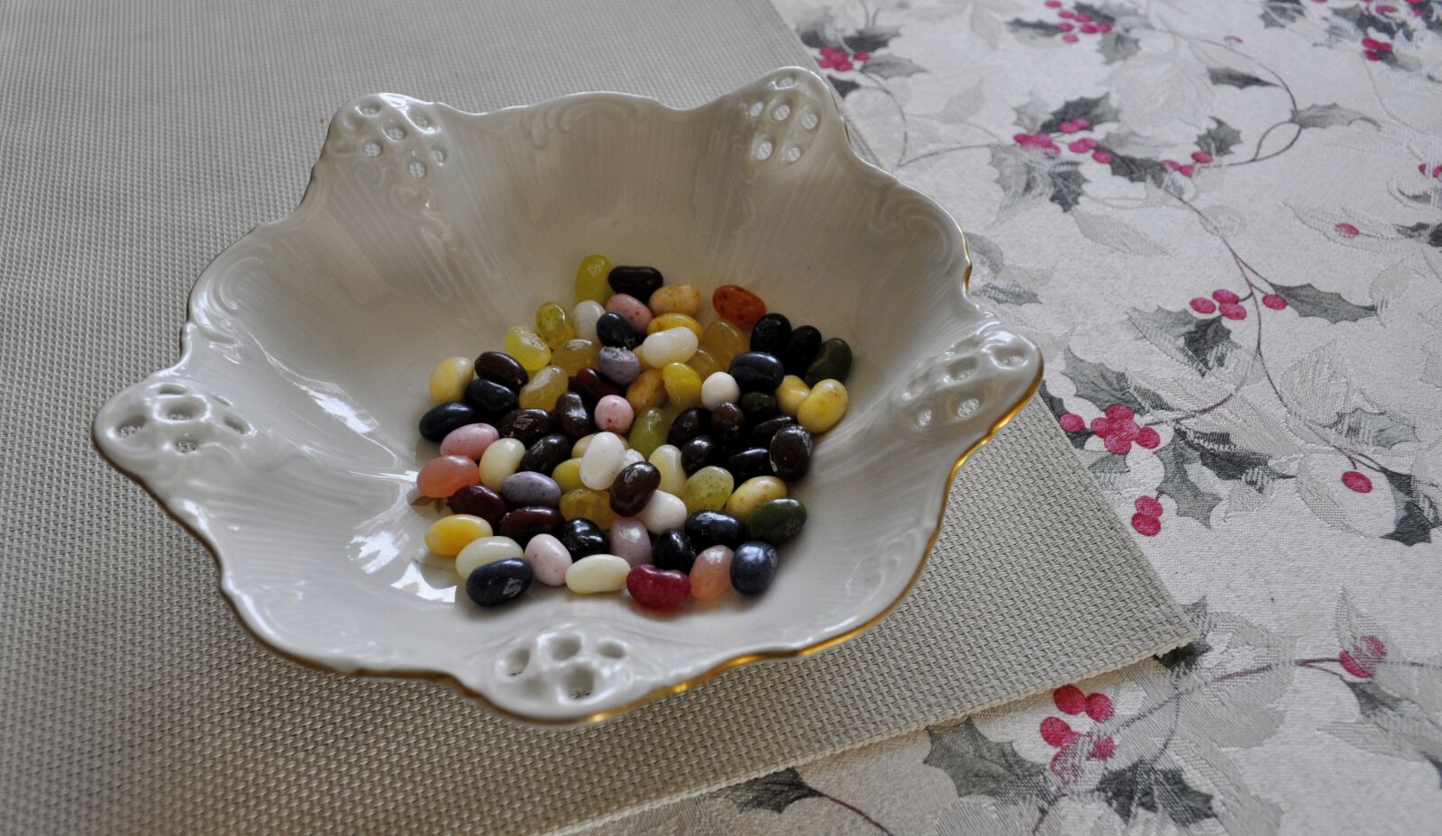 Nikon D5000 sample photo. The bowl, candy, still photography