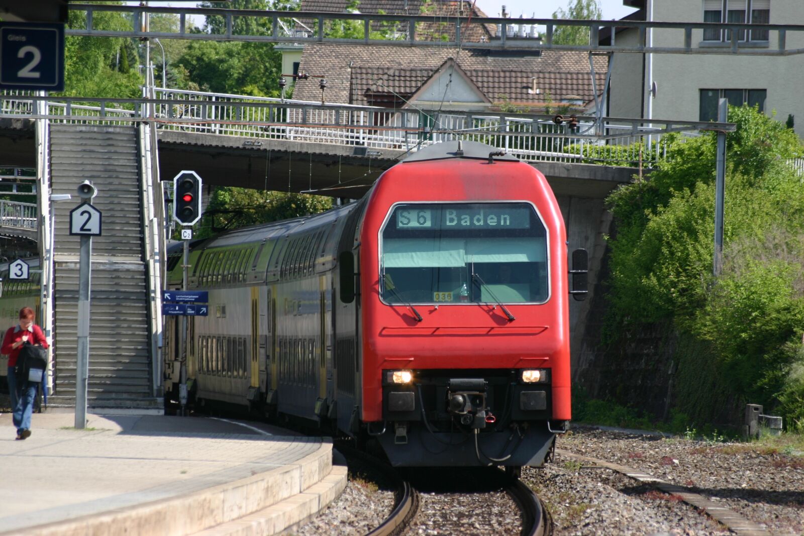Canon EOS 300D (EOS Digital Rebel / EOS Kiss Digital) sample photo. Train, s bahn, railway photography