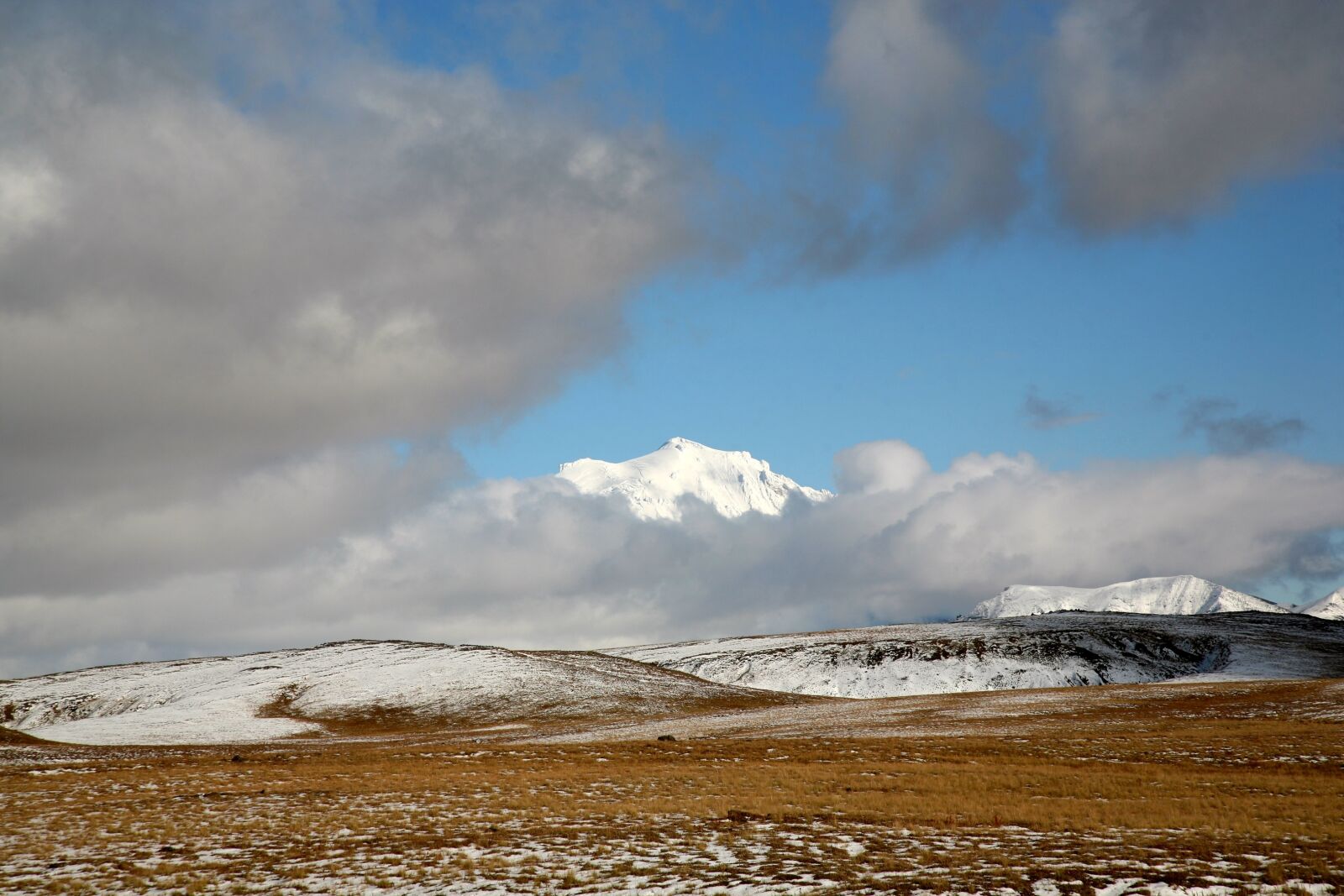 Canon EOS 5D sample photo. Volcano, sky, clouds photography