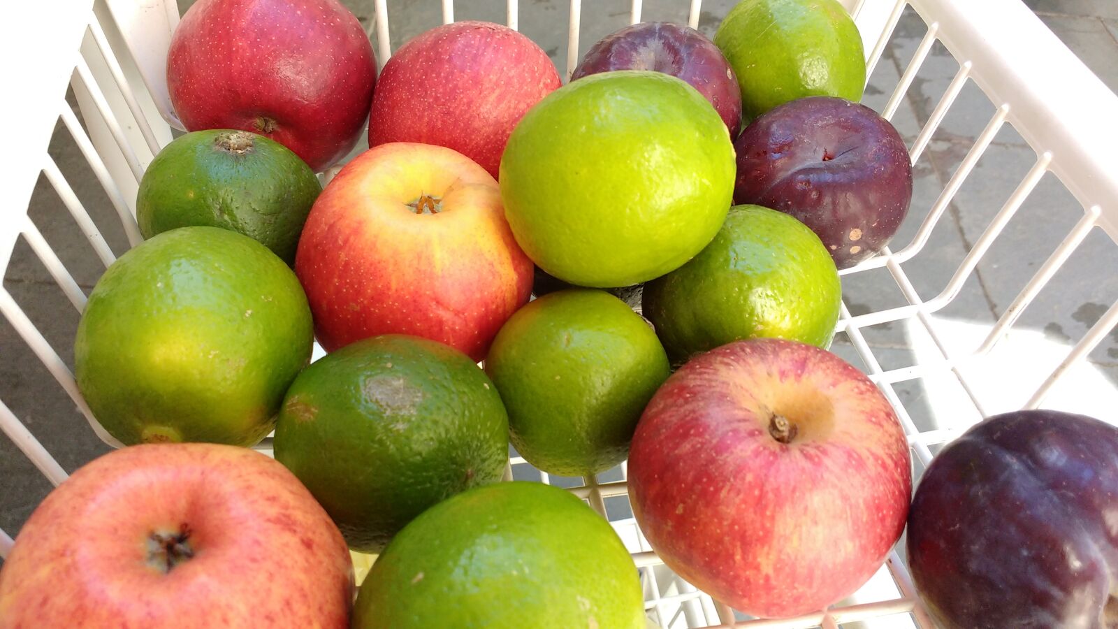 Motorola MotoG3 sample photo. Fruits, at, the, chest photography