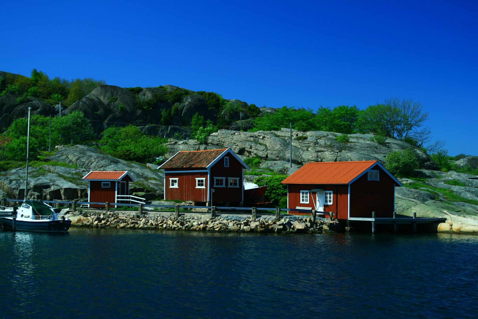 Canon EOS 400D (EOS Digital Rebel XTi / EOS Kiss Digital X) sample photo. Sweden, coast, sea photography