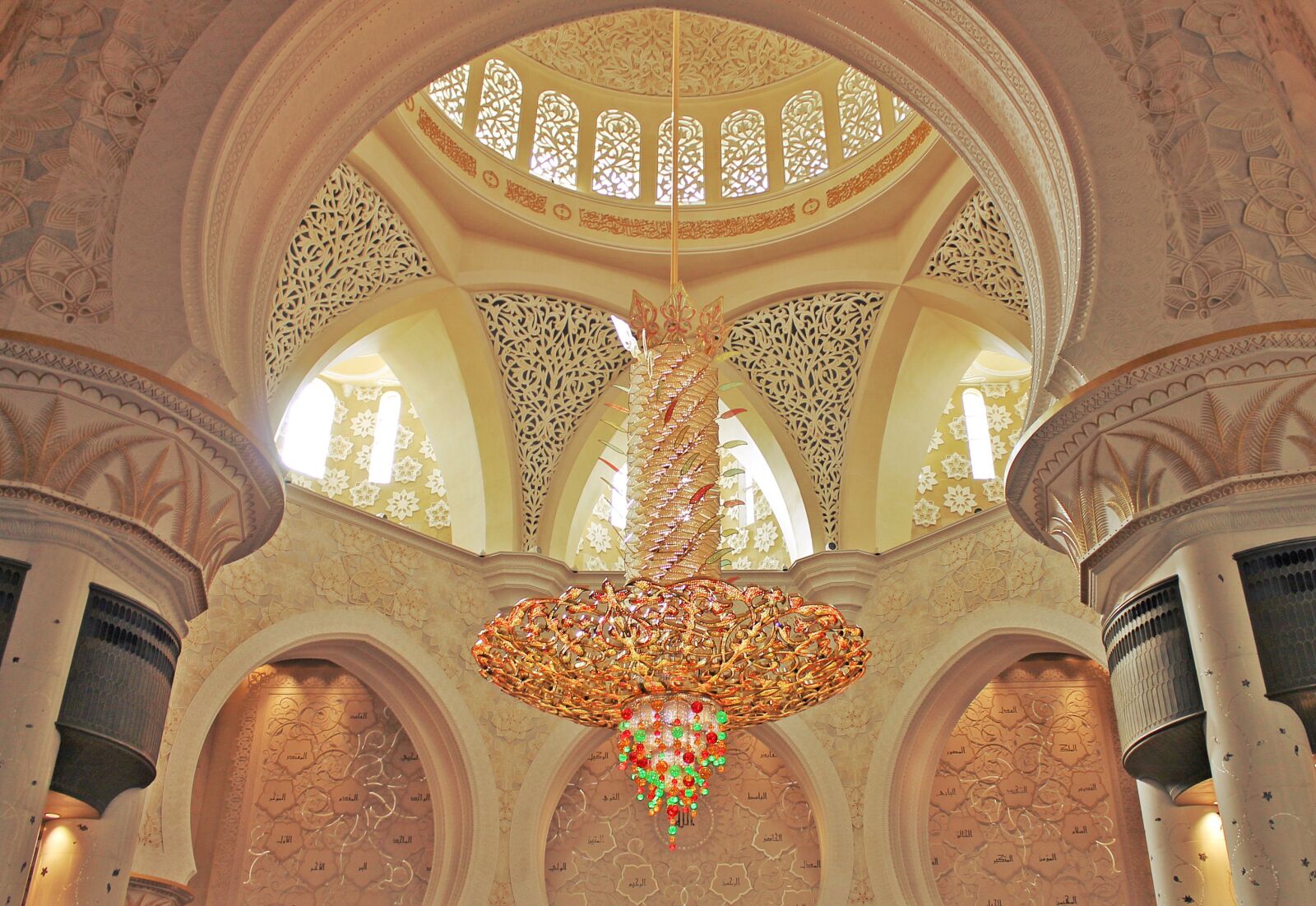 Canon EOS 1100D (EOS Rebel T3 / EOS Kiss X50) sample photo. Architecture, inside, religion photography