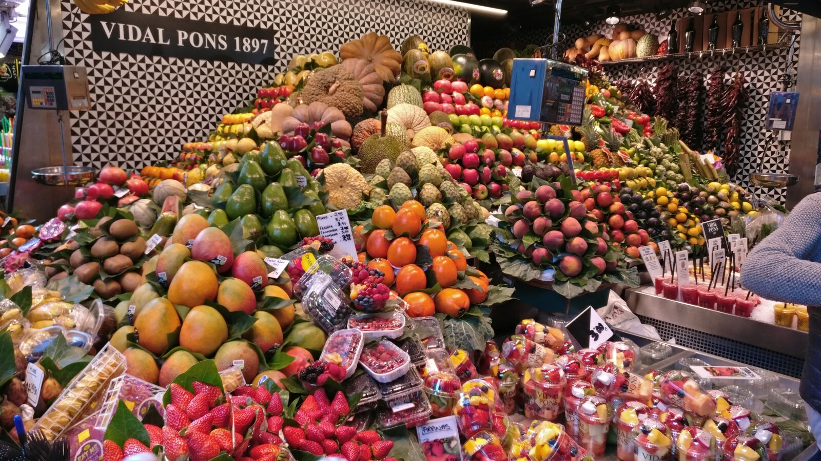 OnePlus A3003 sample photo. Fruits, market photography