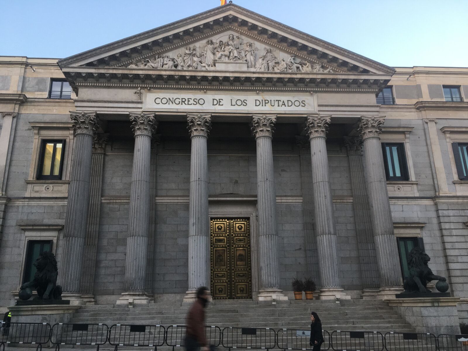 iPhone SE back camera 4.15mm f/2.2 sample photo. Congress, madrid, institutions photography