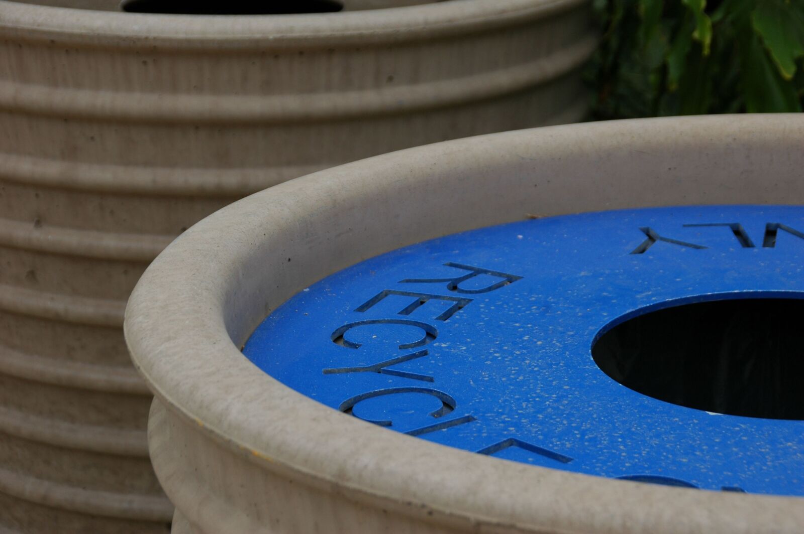 Nikon D70s sample photo. Recycle, environmental, save-the-planet photography