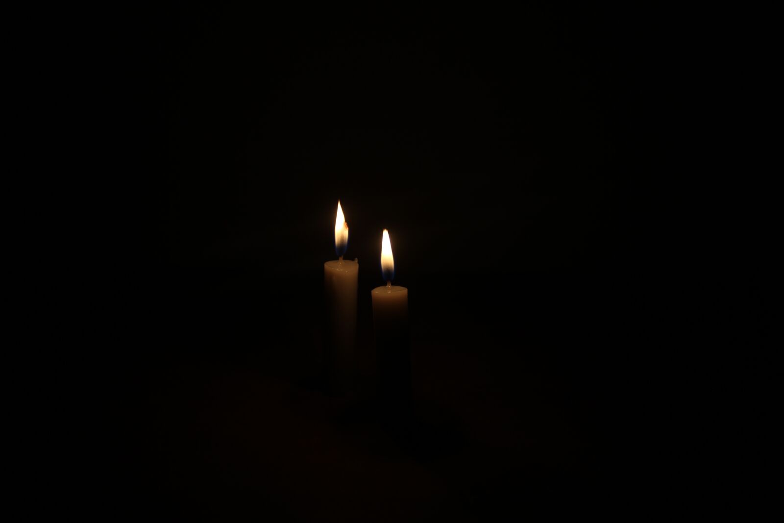 Canon EOS 600D (Rebel EOS T3i / EOS Kiss X5) sample photo. Light, candles, lights photography