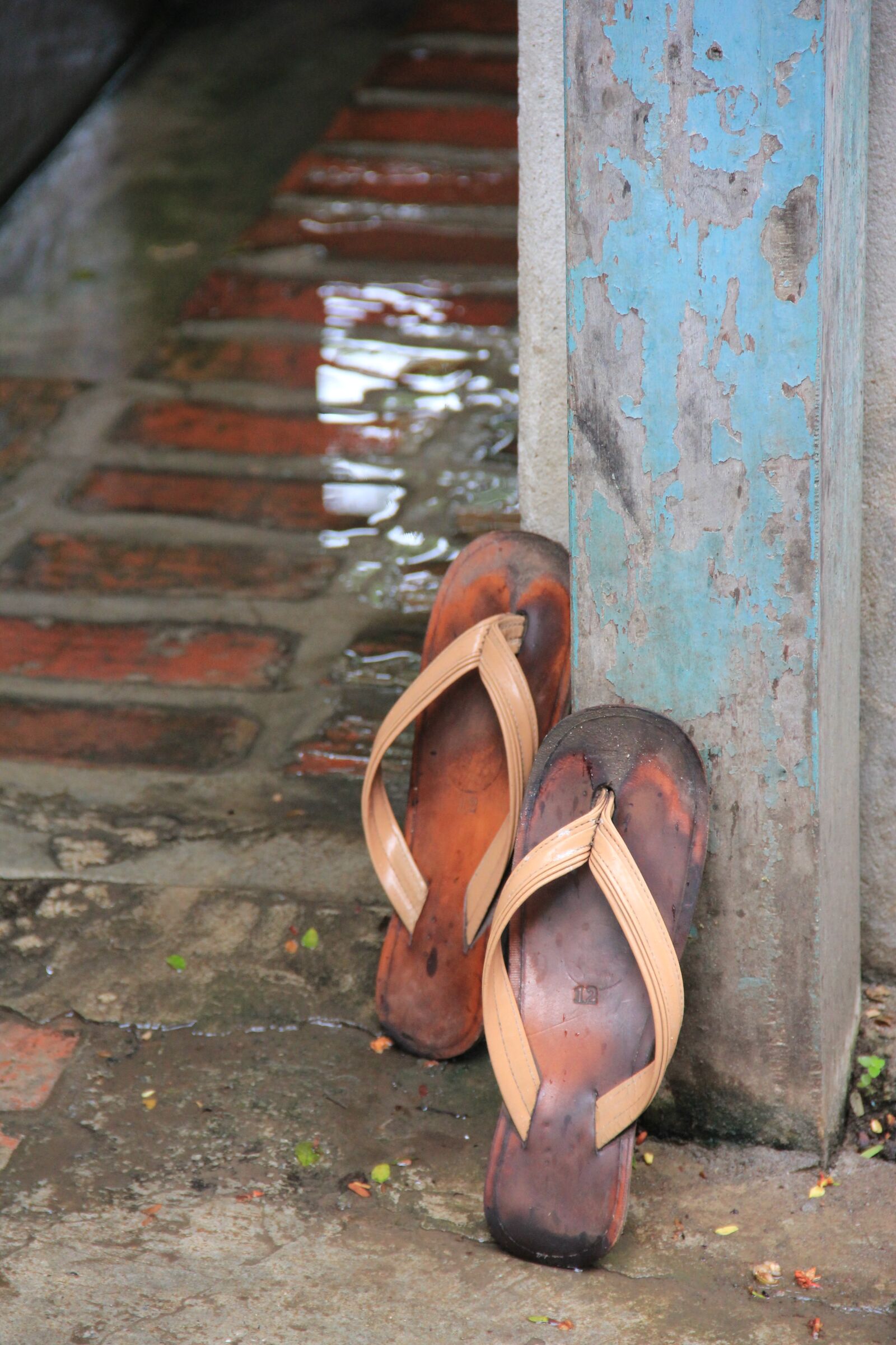 Canon EOS 550D (EOS Rebel T2i / EOS Kiss X4) sample photo. Myanmar, mandalay, monastery photography