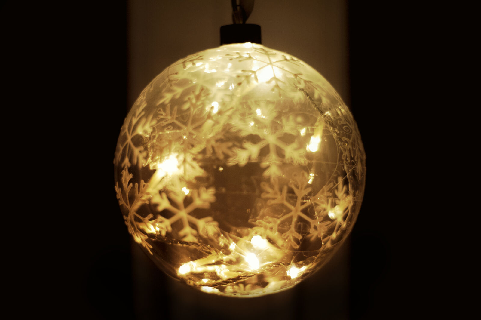 KONICA MINOLTA DYNAX 7D sample photo. Bauble, christmas, shining photography