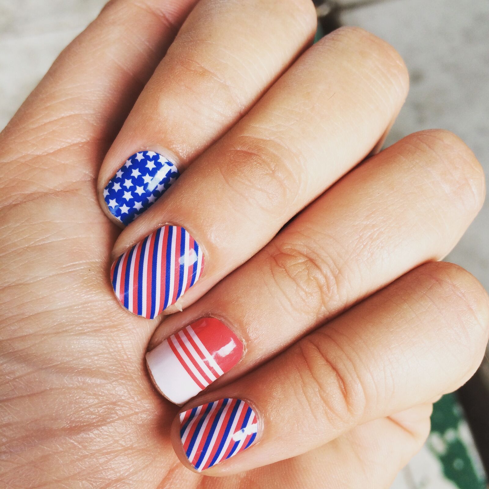iPhone 5s back camera 4.15mm f/2.2 sample photo. Nail art, 4th of photography
