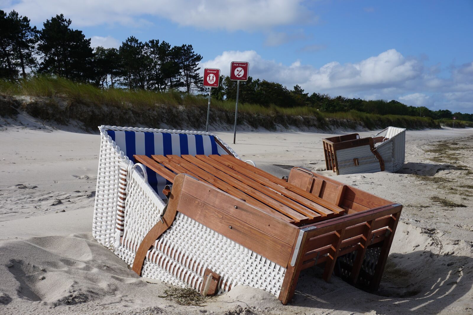 Sony a6000 sample photo. Beach chair, baltic sea photography