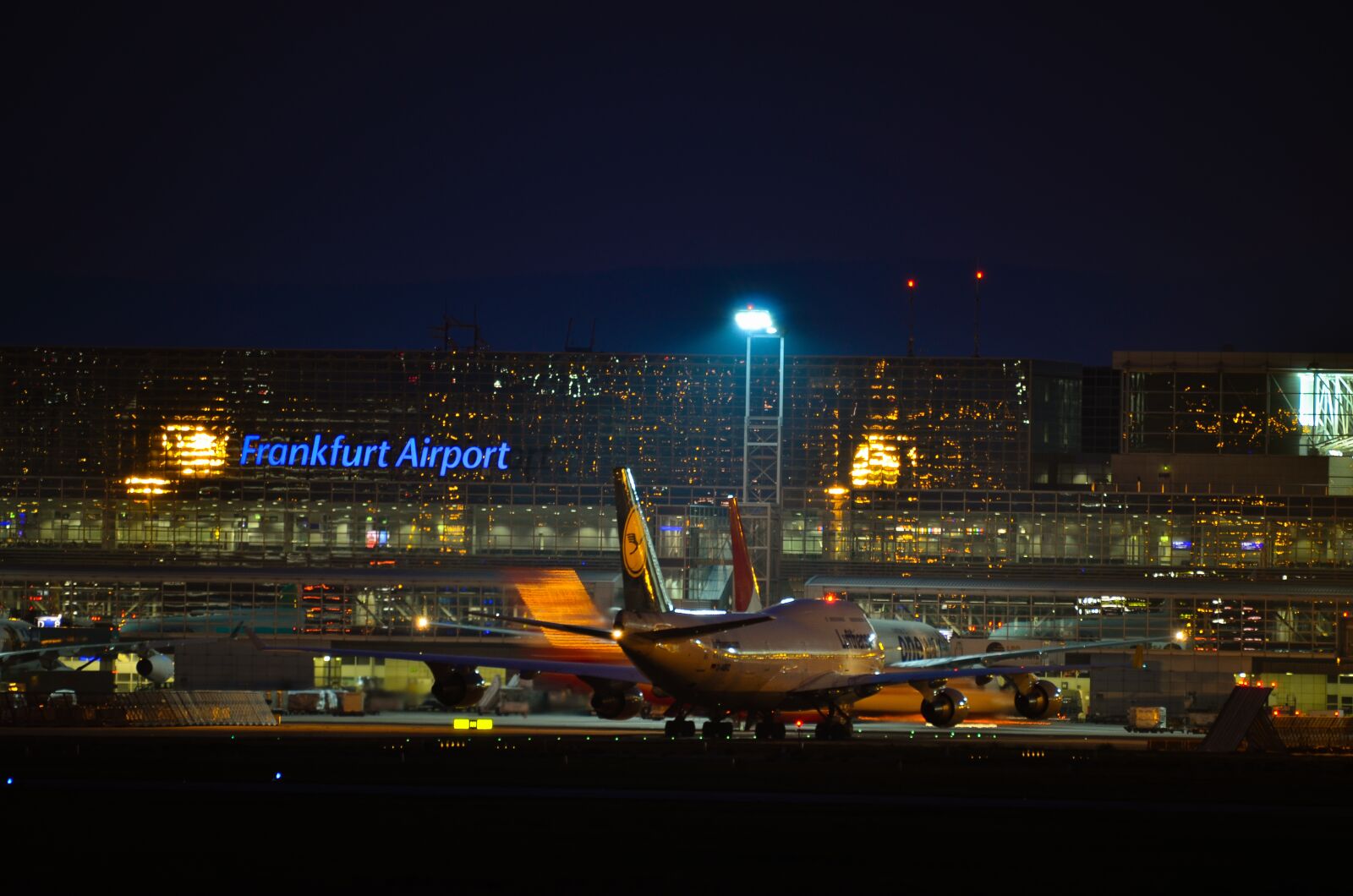 Nikon D7000 sample photo. Frankfurt, airport, fraport photography