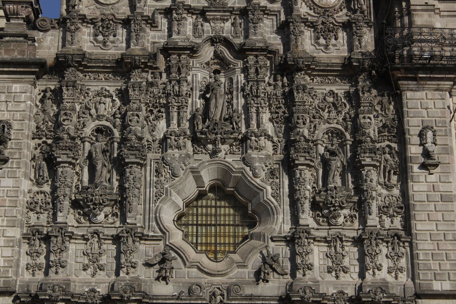 Canon EOS 1300D (EOS Rebel T6 / EOS Kiss X80) sample photo. Architecture, mexico, baroque photography