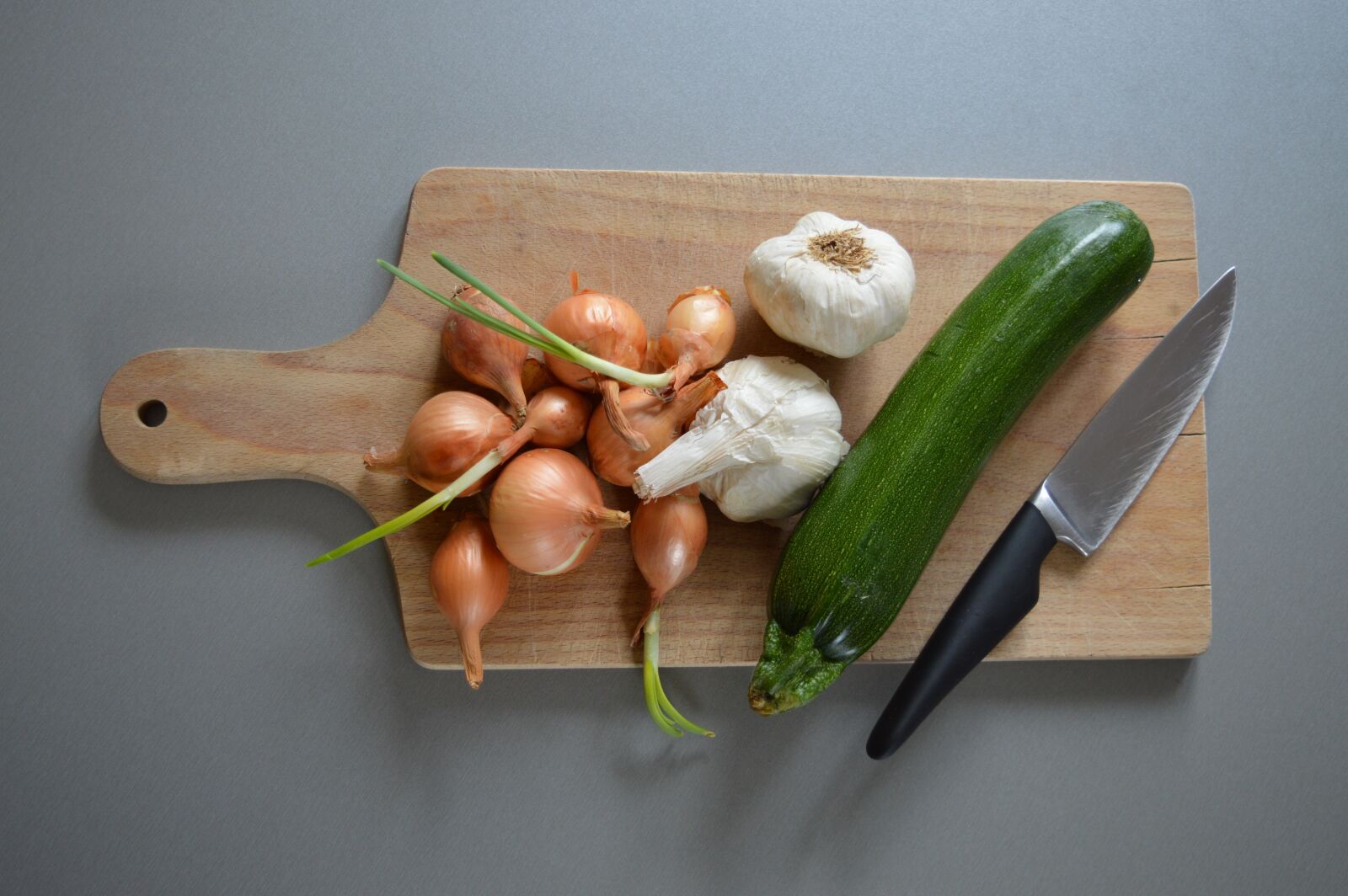 Nikon D3200 sample photo. Vegetables, cutting board, onions photography