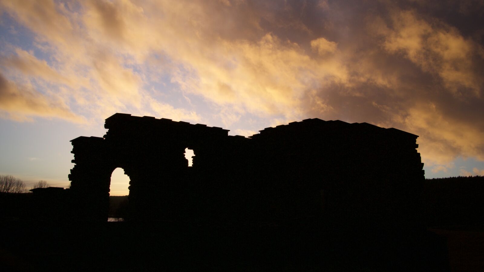 Panasonic Lumix DMC-GH4 sample photo. Silhouette, church, old photography