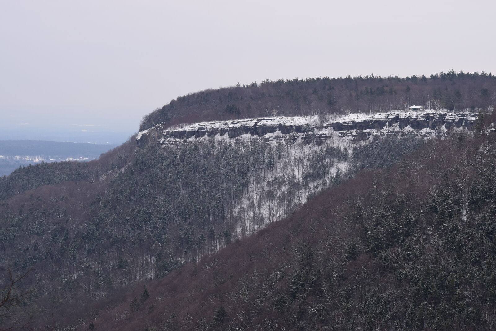 Nikon D3300 + Sigma 70-300mm F4-5.6 APO DG Macro sample photo. Cliff, landscape, snow, winter photography