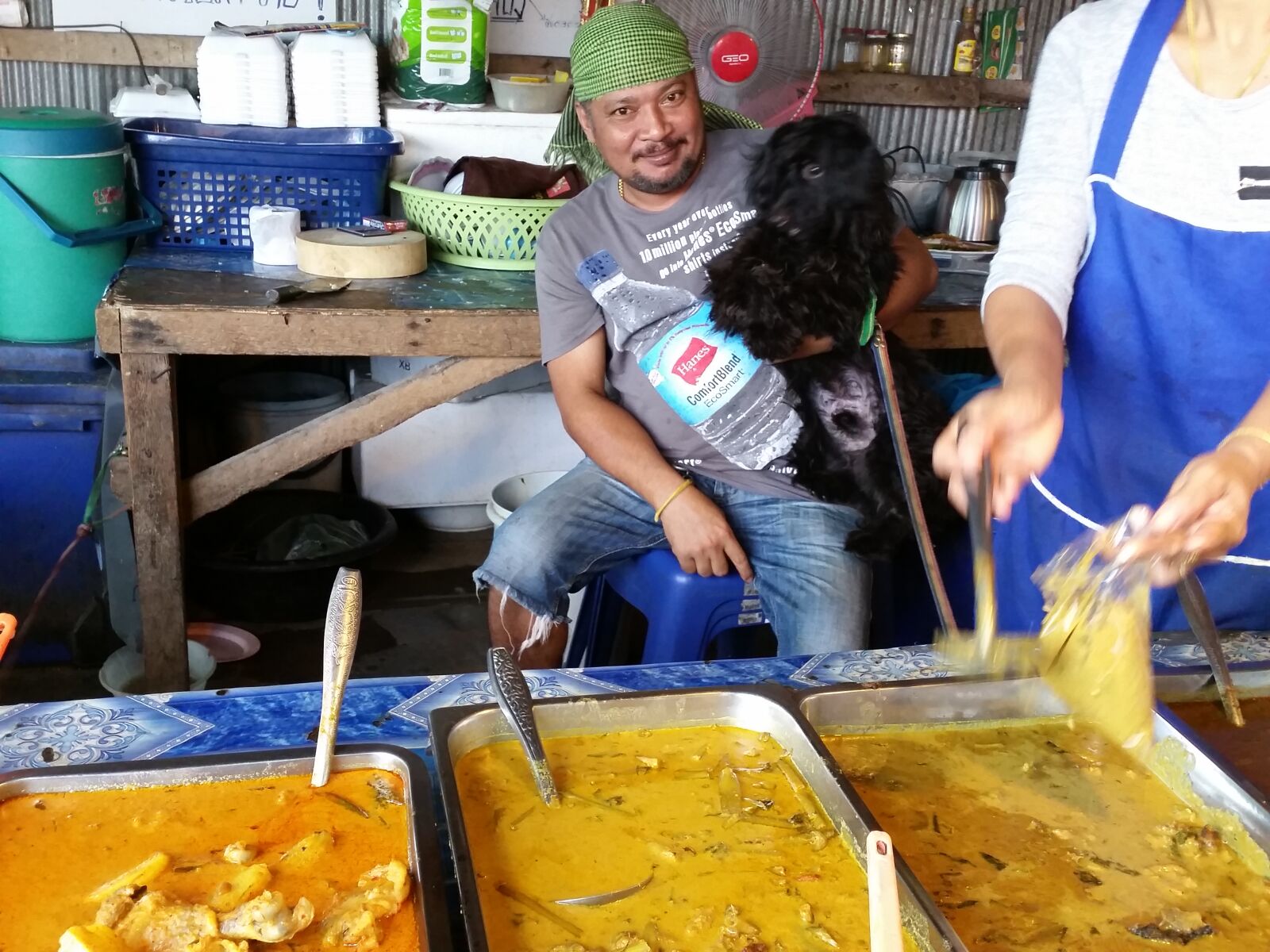 Samsung Galaxy S5 sample photo. Asian, food, curry, dog photography