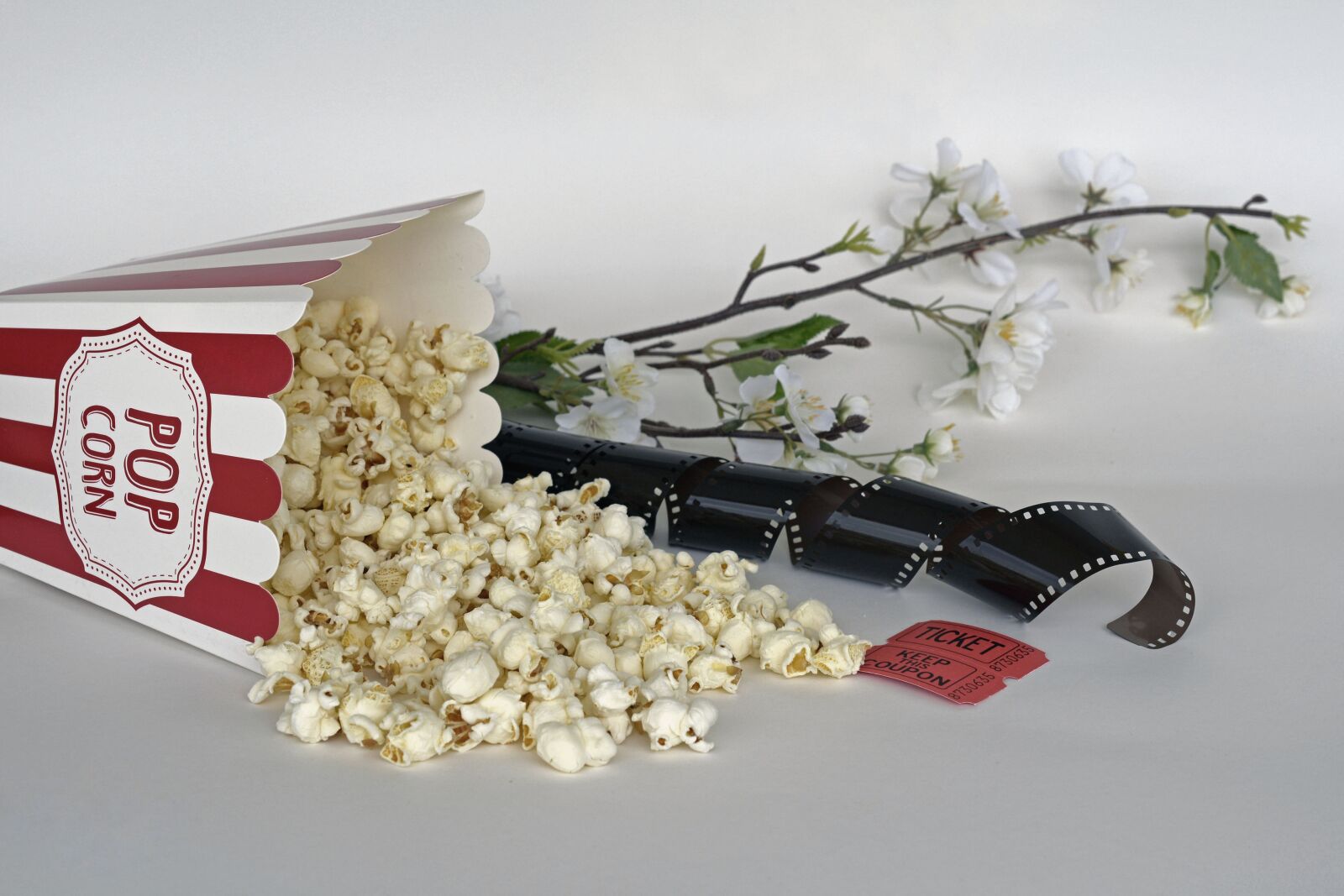 Nikon D7100 sample photo. Popcorn, cinema, ticket photography