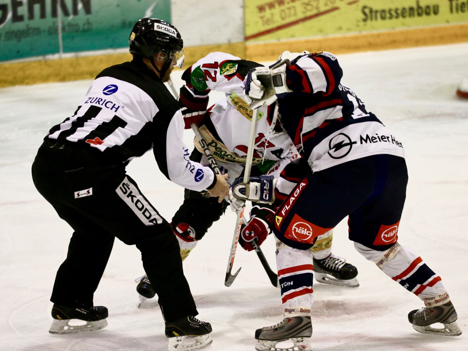 Canon EOS 70D sample photo. Puck einwurf, referee, hockey photography