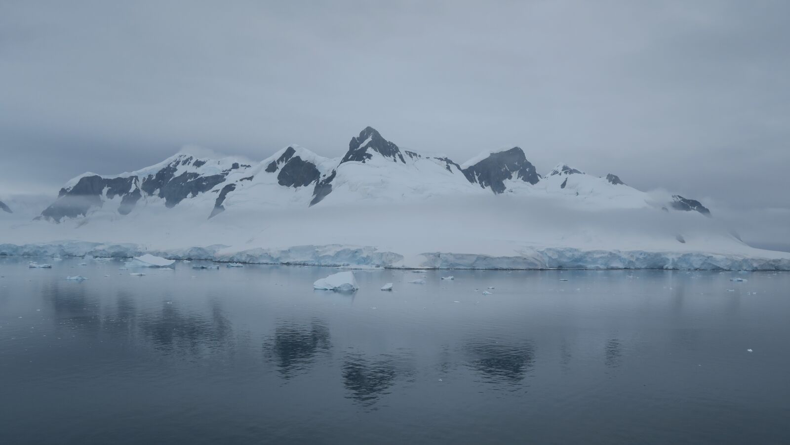 Canon PowerShot G7 X sample photo. Antarctica, ice, snow photography