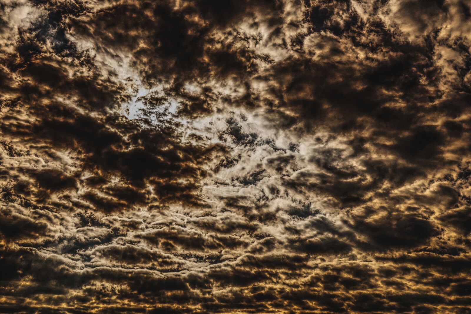Sony a6300 + Sigma 30mm F2.8 EX DN sample photo. Grammar, dramatic, clouds photography