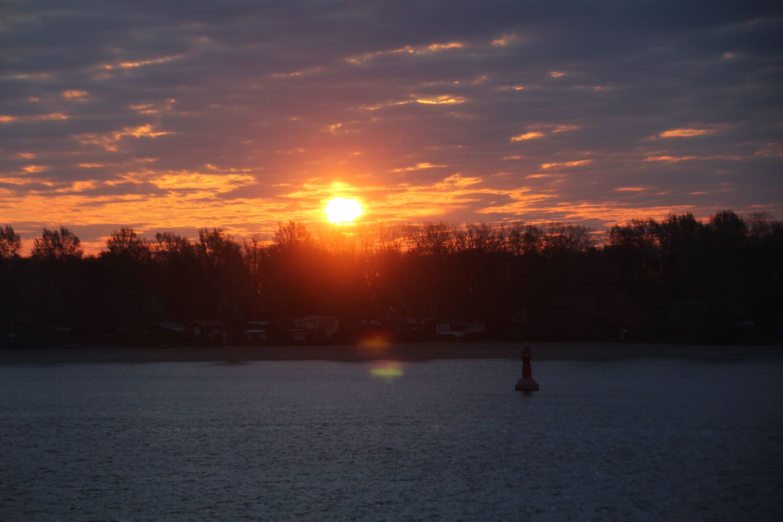 Canon EOS 1200D (EOS Rebel T5 / EOS Kiss X70 / EOS Hi) sample photo. Sunrise, sunset, lake photography