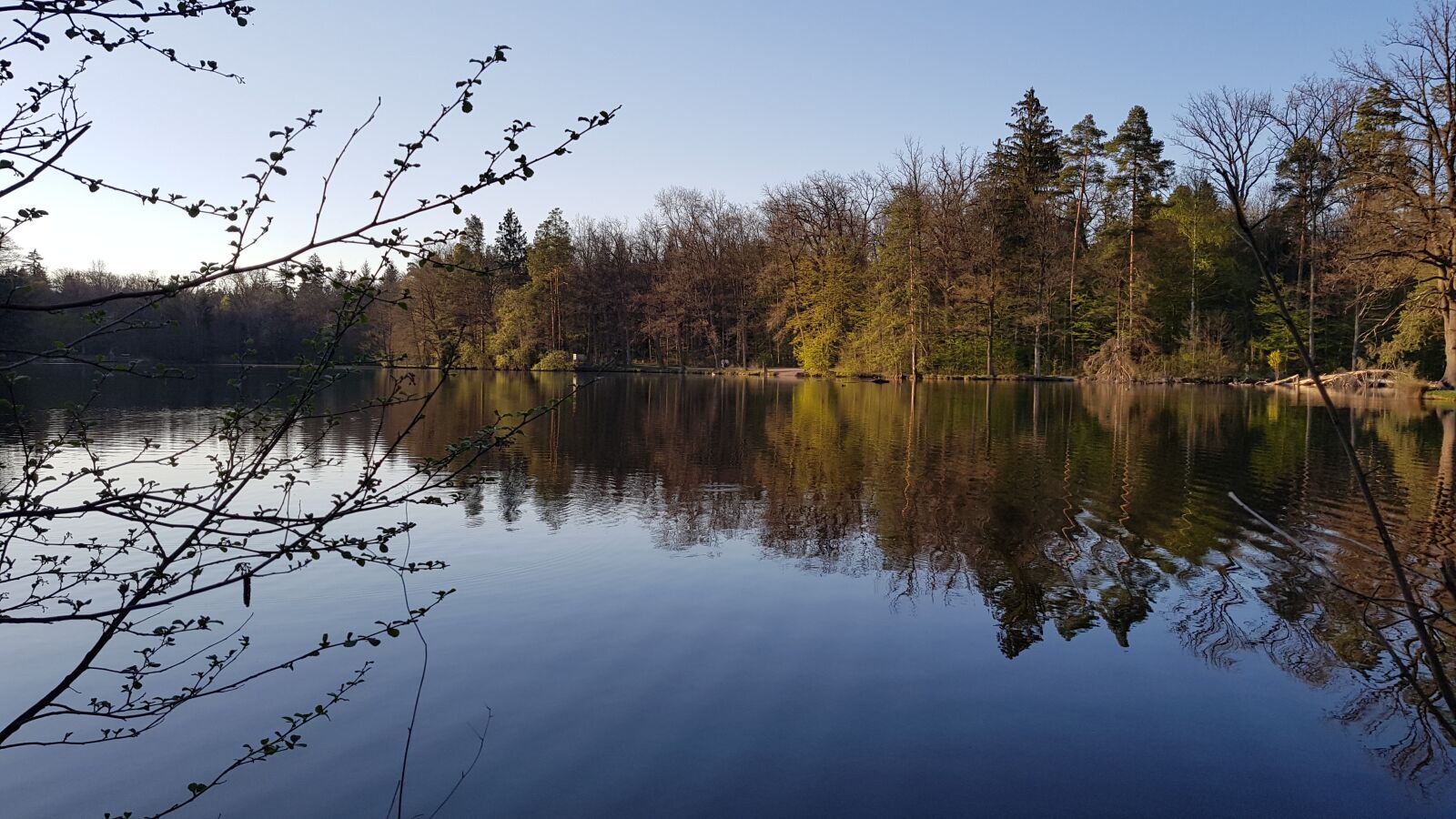 Samsung Galaxy S8 sample photo. Scenery, lake, feuersee photography