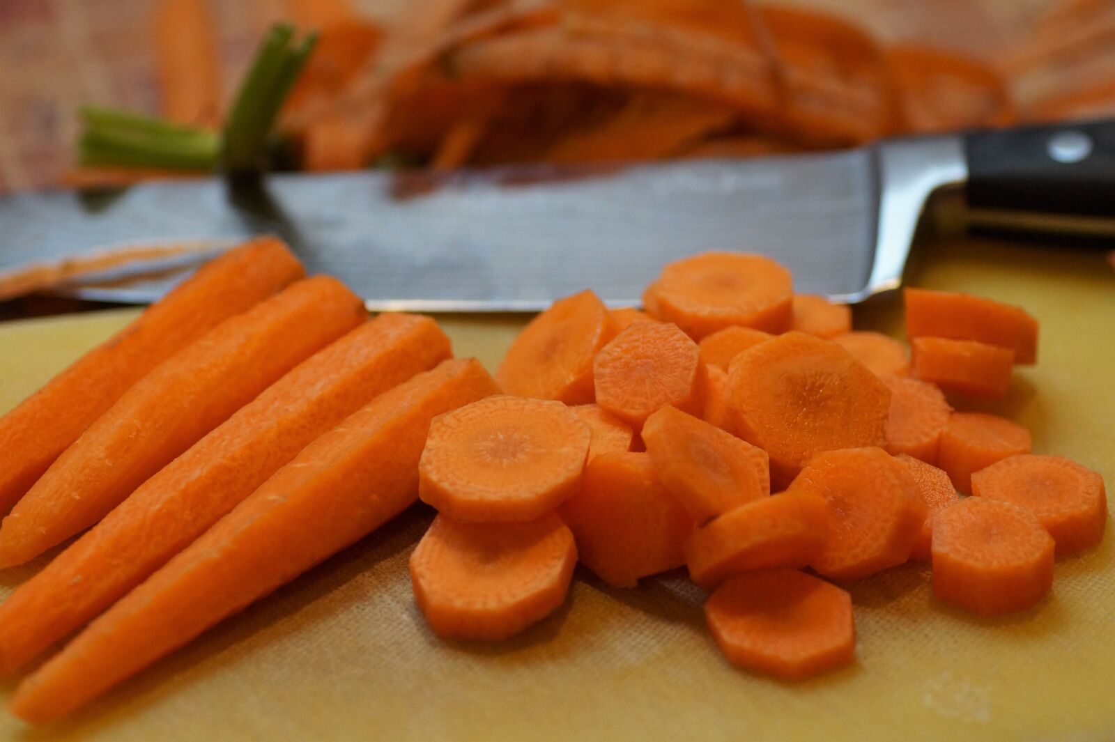 Sony SLT-A58 sample photo. Carrots, fresh, chopped photography