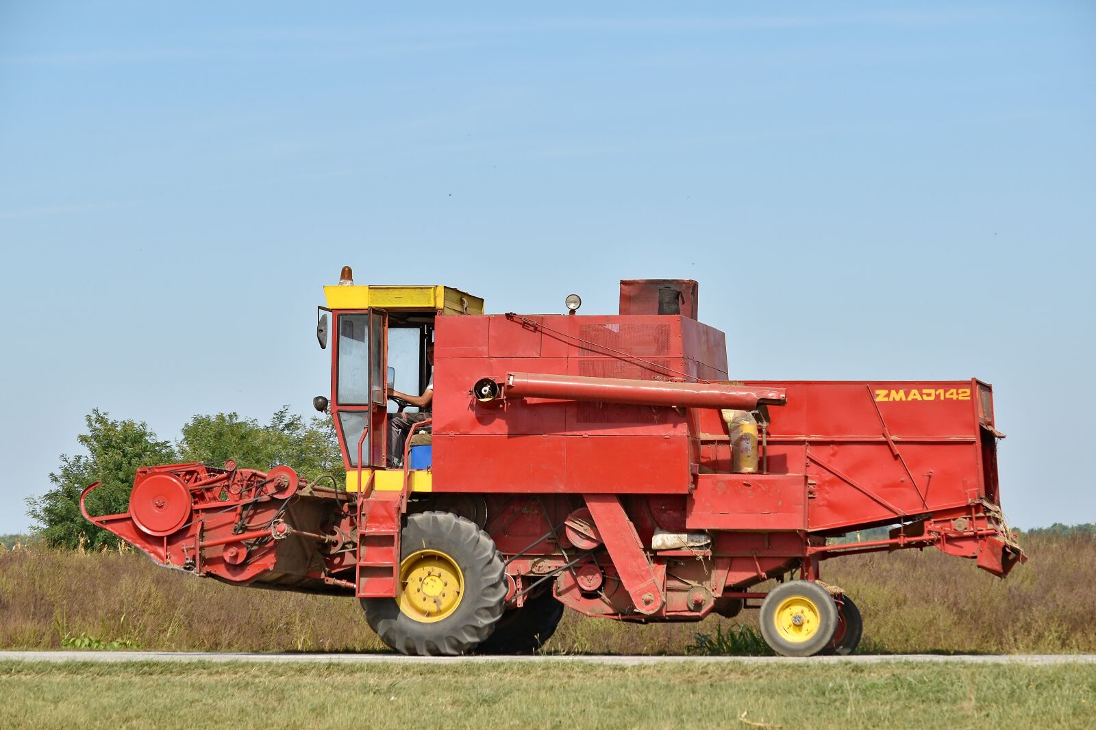 Nikon D5500 sample photo. Combine, harvester, harvestman, vehicle photography