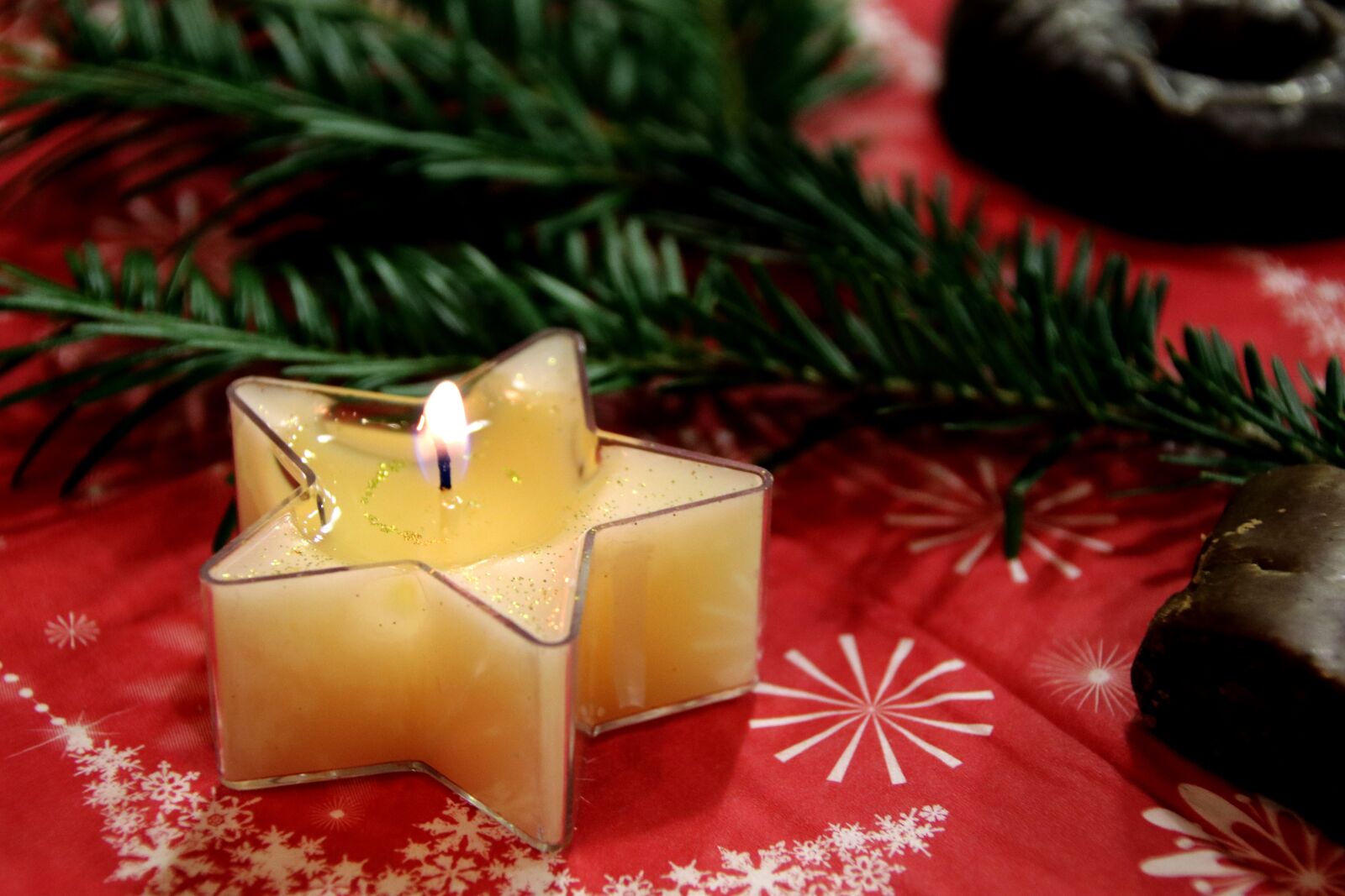 Canon EOS 80D sample photo. Candle, star, christmas photography