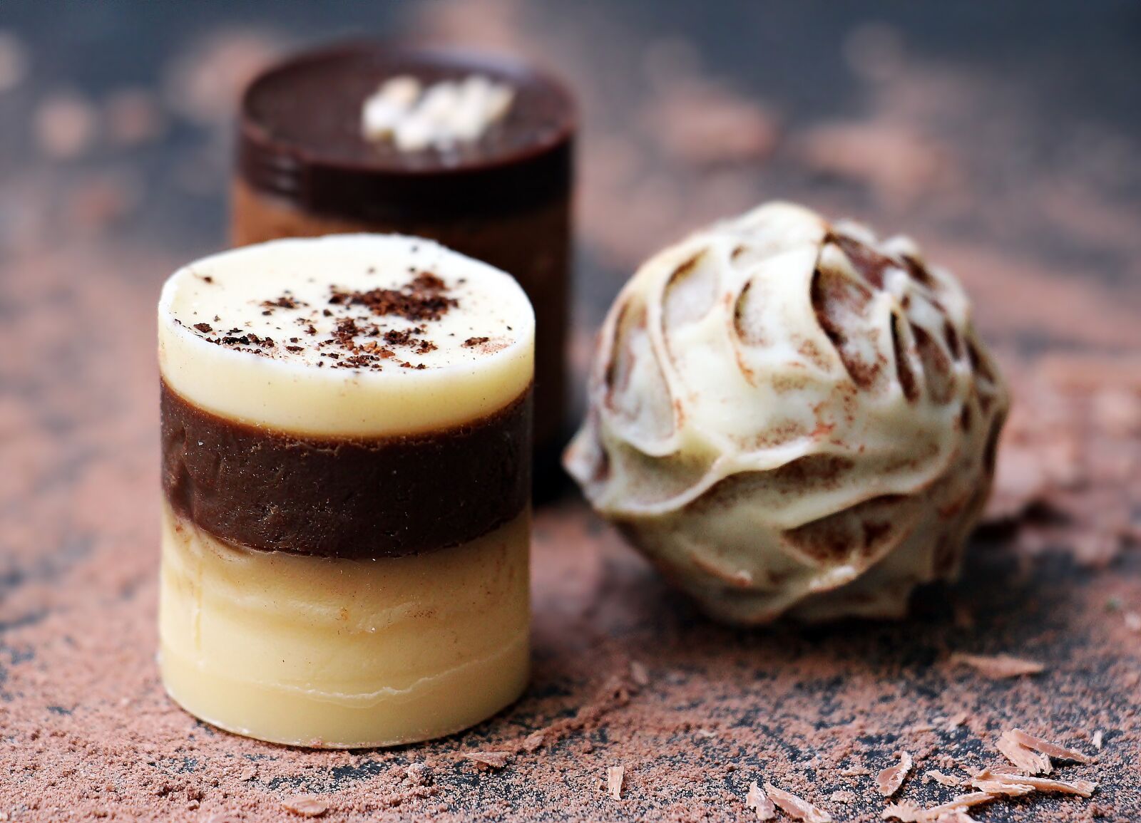 Canon EOS 550D (EOS Rebel T2i / EOS Kiss X4) sample photo. Chocolates, chocolate, confiserie photography