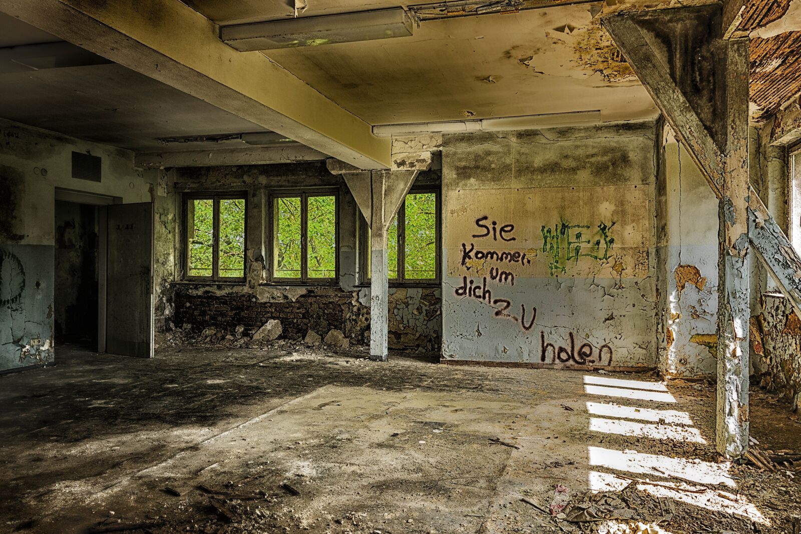 Nikon D3300 sample photo. Lost places, space, bar photography