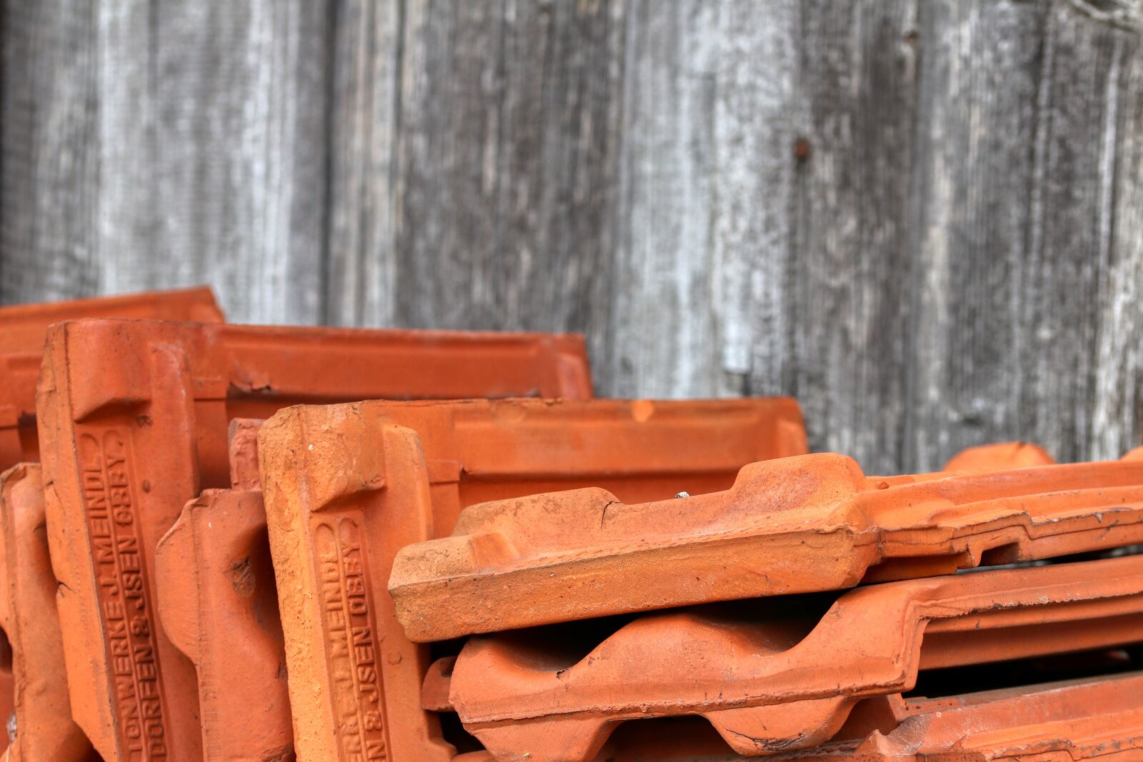 Canon EOS 80D sample photo. Brick, dachbau, tile photography