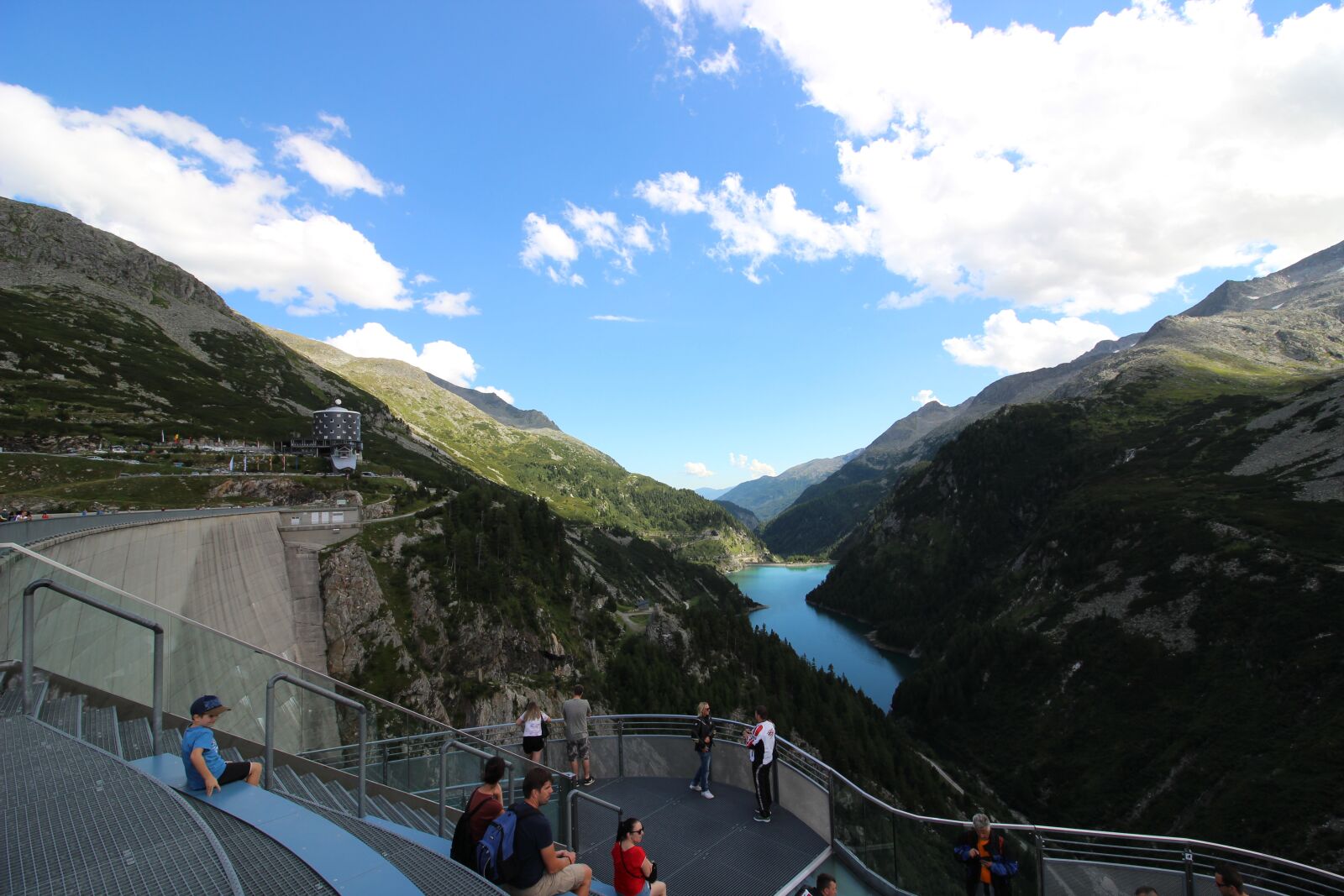 Canon EF-S 10-18mm F4.5–5.6 IS STM sample photo. Water, dam, nature photography