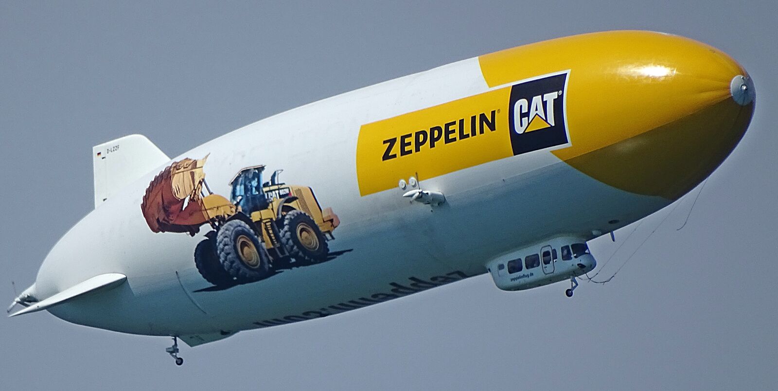 Sony Cyber-shot DSC-HX400V sample photo. Zeppelin, airship, friedrichshafen photography