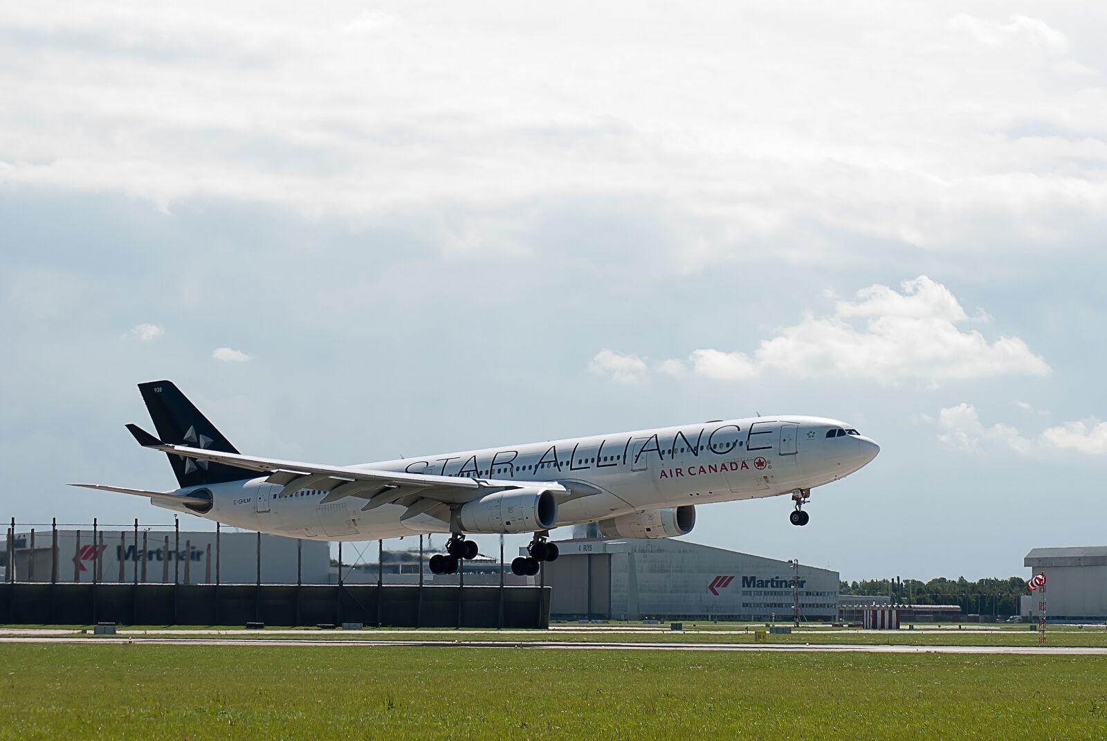 Nikon D3000 sample photo. Plane, star alliance, air photography