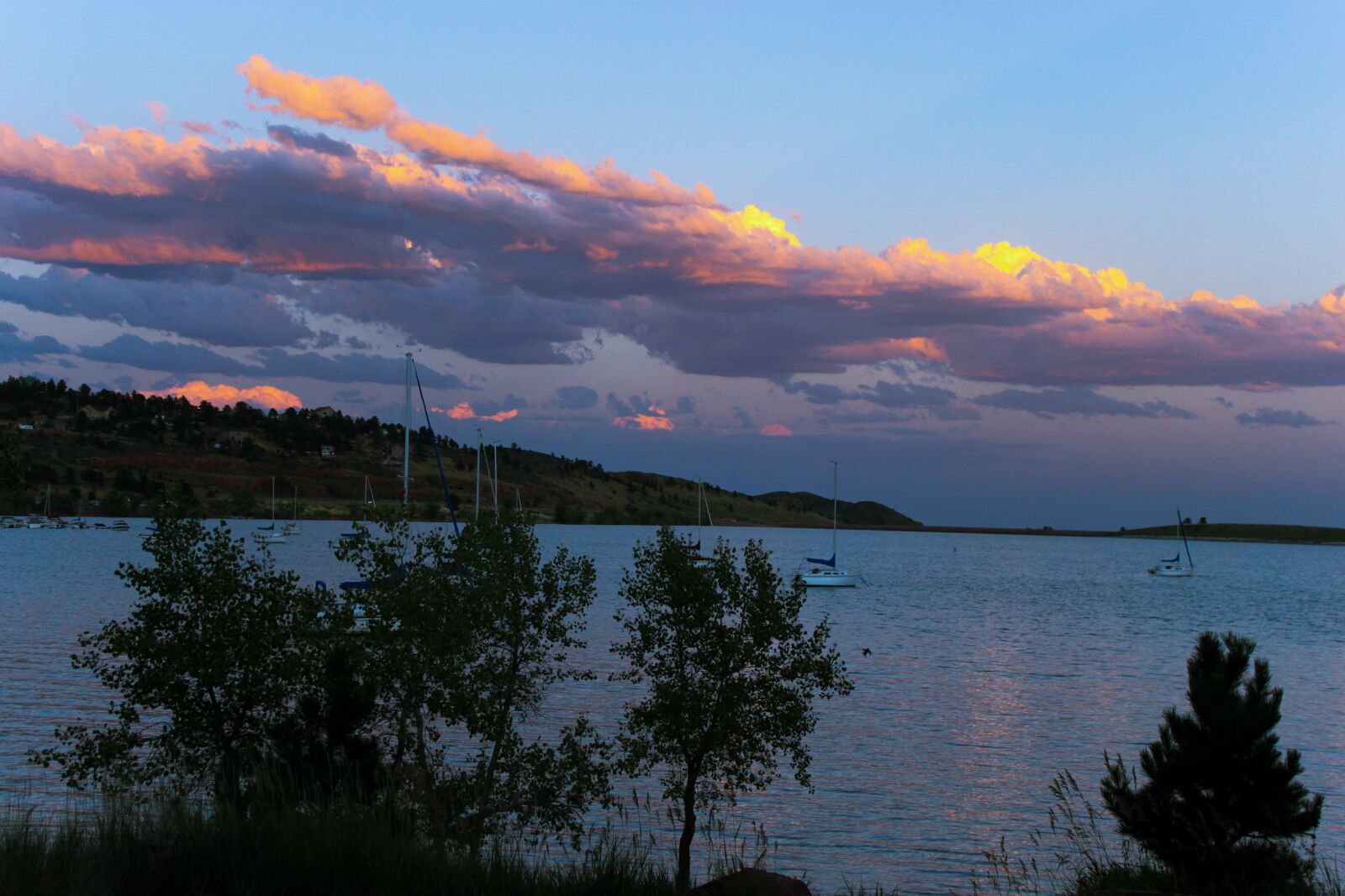 Canon EOS 500D (EOS Rebel T1i / EOS Kiss X3) sample photo. Carter lake colorado, sunset photography