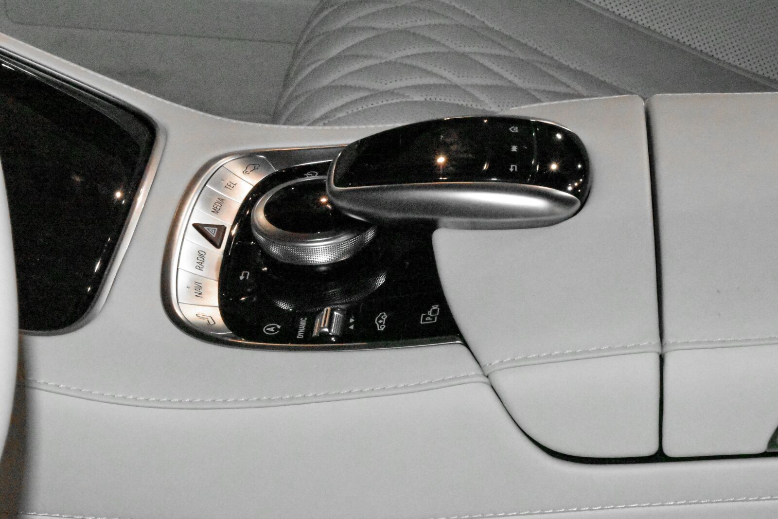 Nikon D5500 sample photo. Gearshift, interior design, vehicle photography